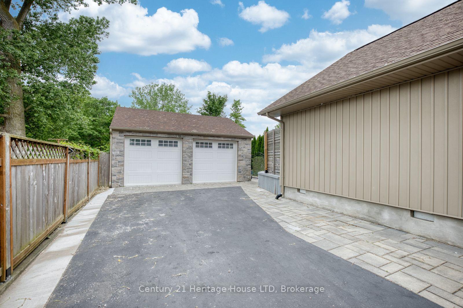 Photo 35 of 6021 Montrose Road, Niagara Falls, West Wood — HOMEH