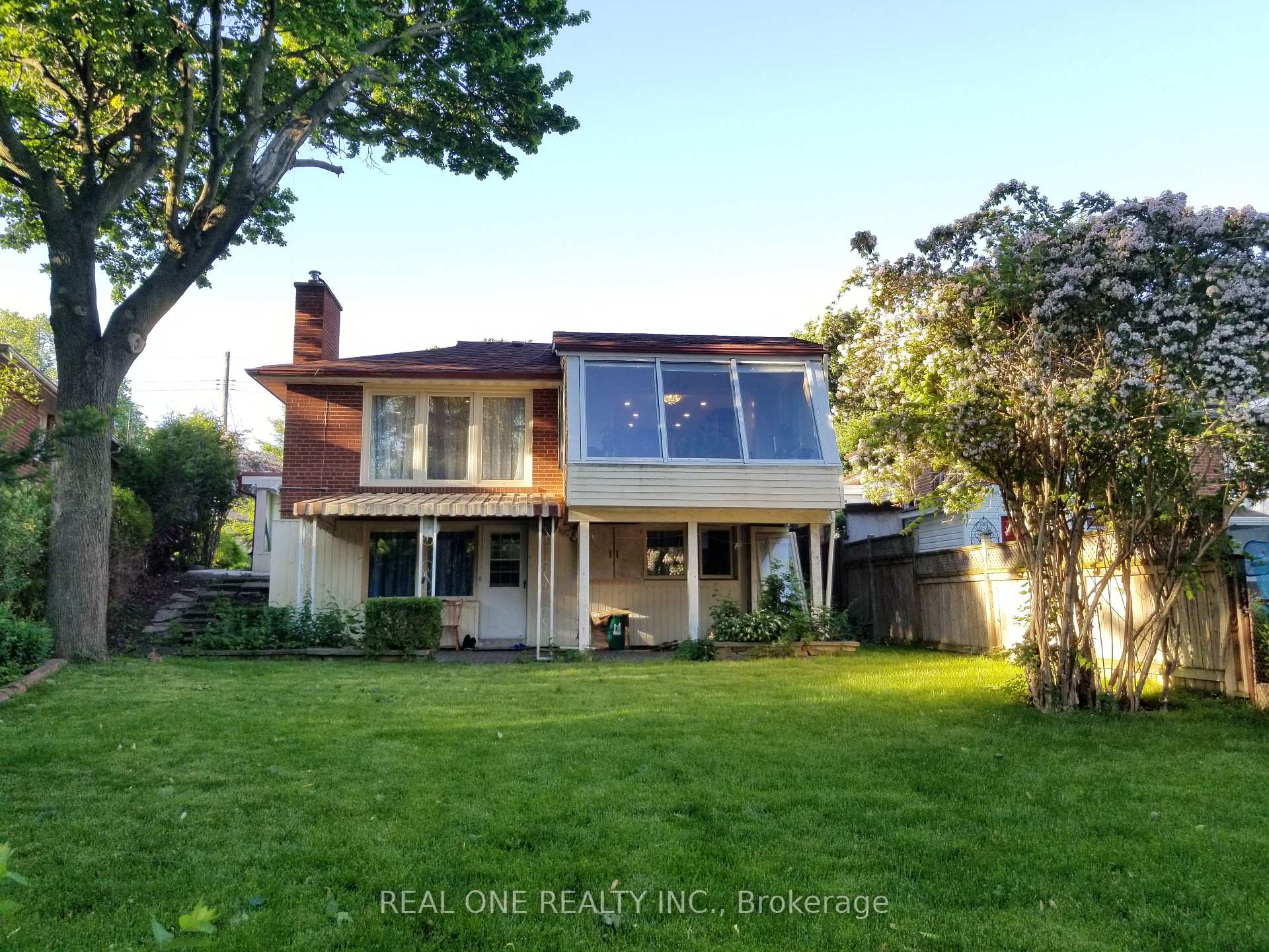 Photo 4 of 26 Applefield Drive, Scarborough, Bendale — HOMEH