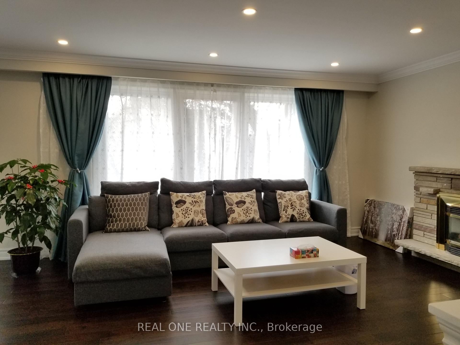 Photo 9 of 26 Applefield Drive, Scarborough, Bendale — HOMEH
