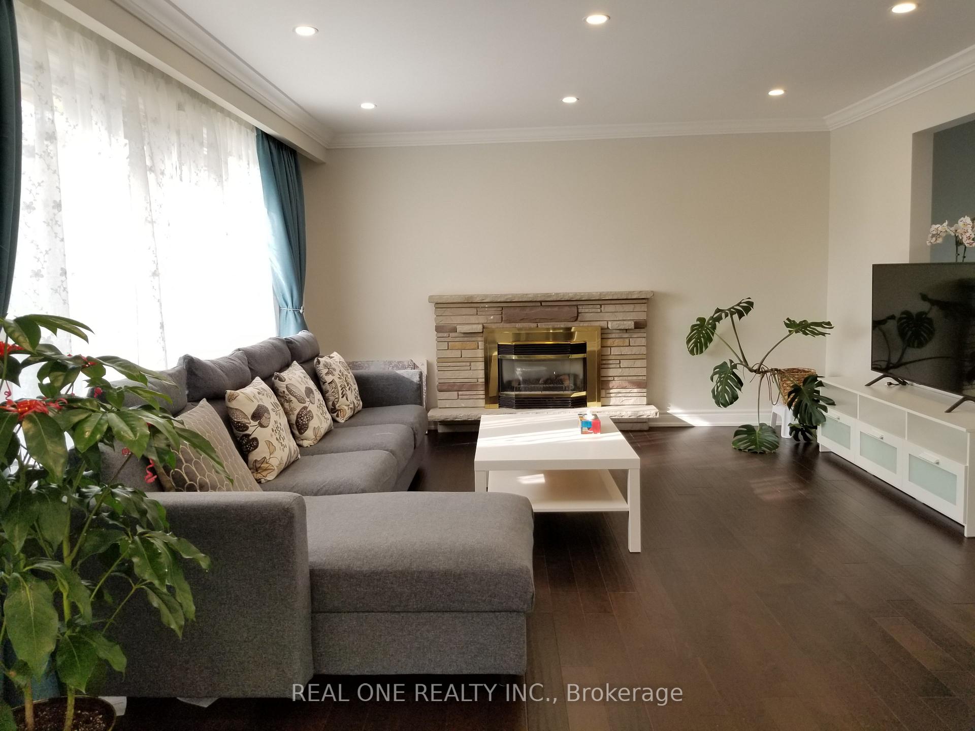 Photo 10 of 26 Applefield Drive, Scarborough, Bendale — HOMEH