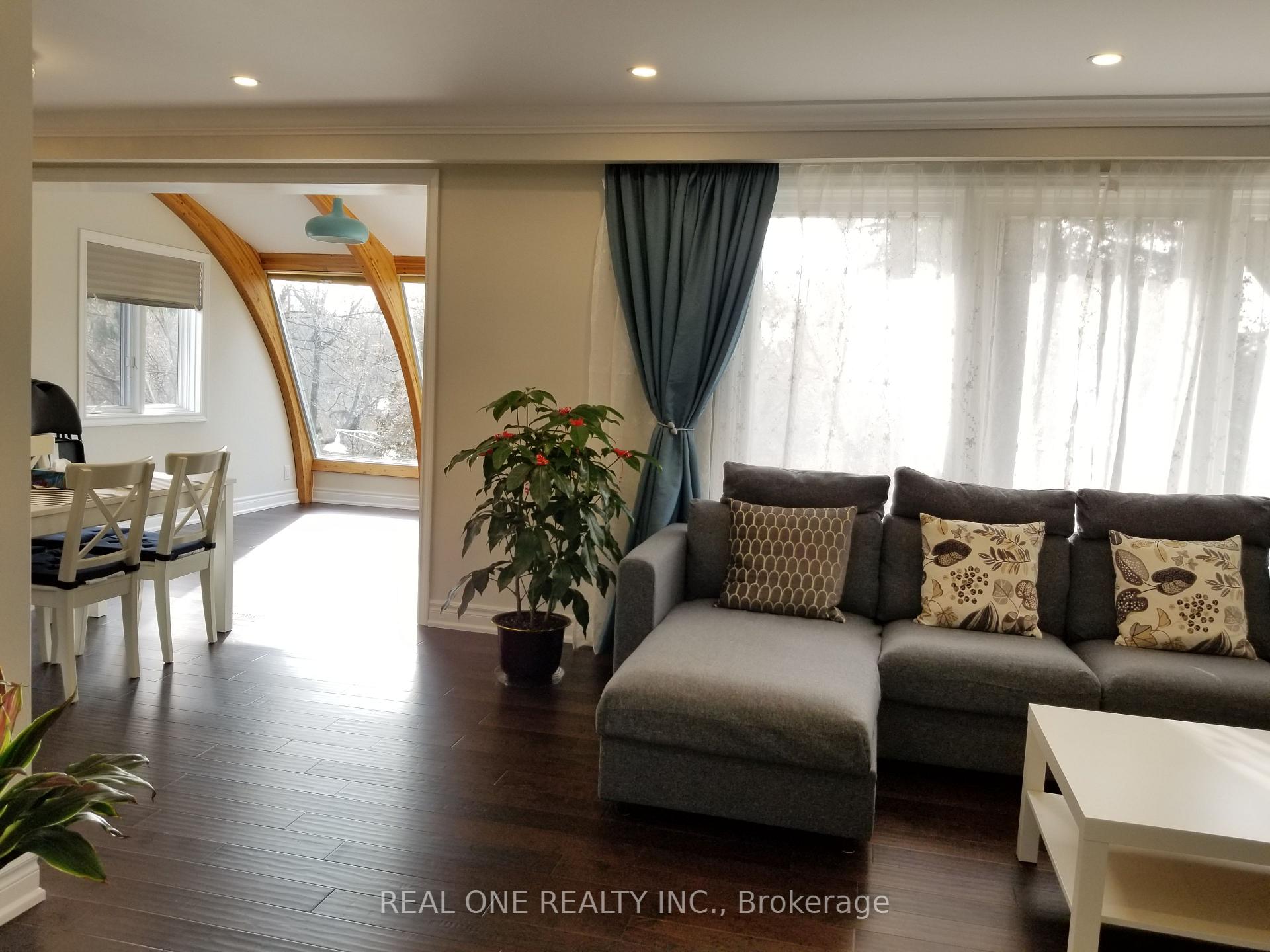 Photo 11 of 26 Applefield Drive, Scarborough, Bendale — HOMEH