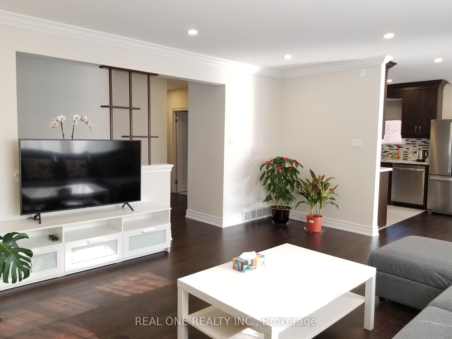 Photo 13 of 26 Applefield Drive, Scarborough, Bendale — HOMEH