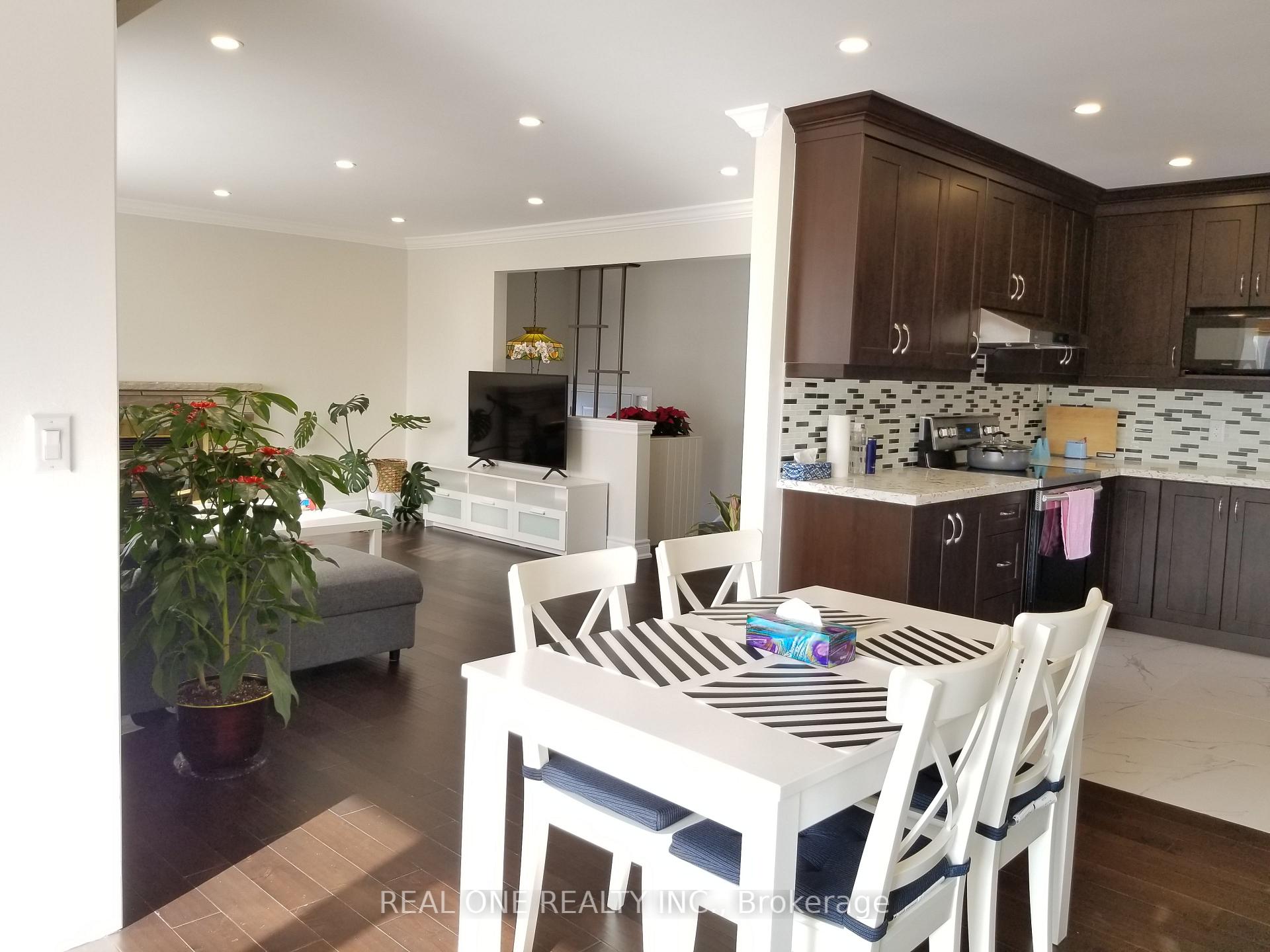 Photo 16 of 26 Applefield Drive, Scarborough, Bendale — HOMEH