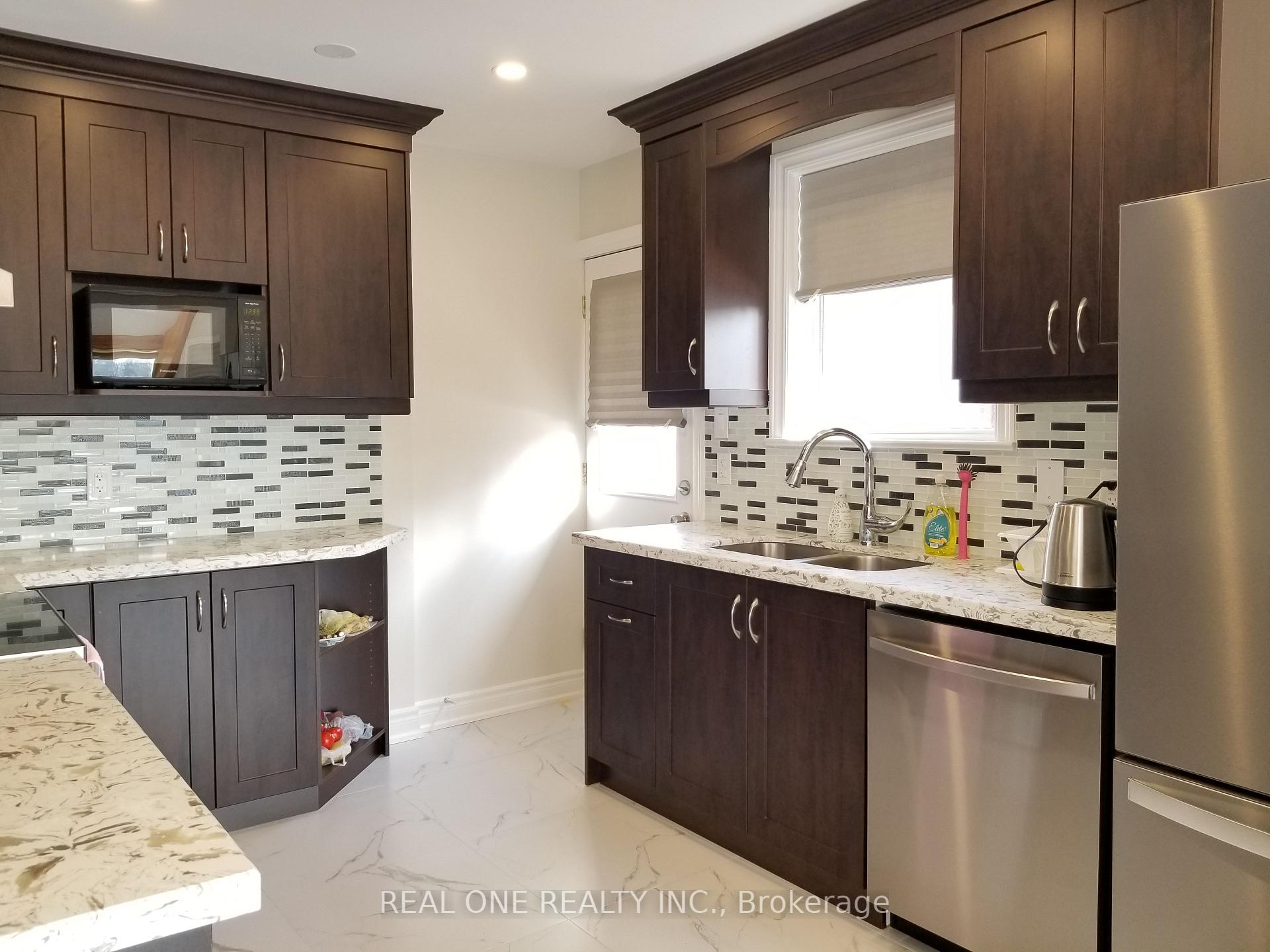 Photo 23 of 26 Applefield Drive, Scarborough, Bendale — HOMEH