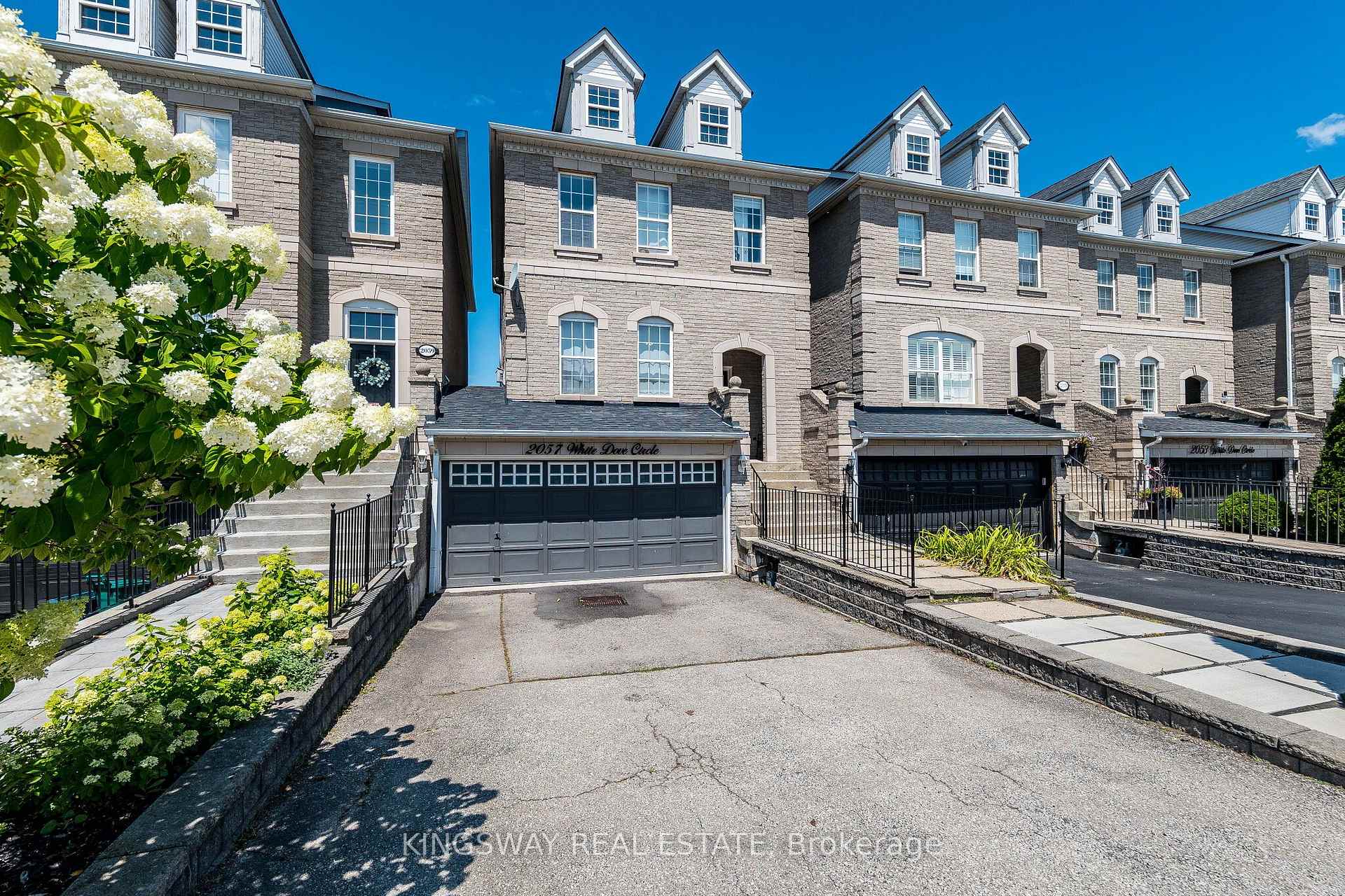 Photo 3 of 2057 White Dove Circle, Oakville, West Oak Trails — HOMEH