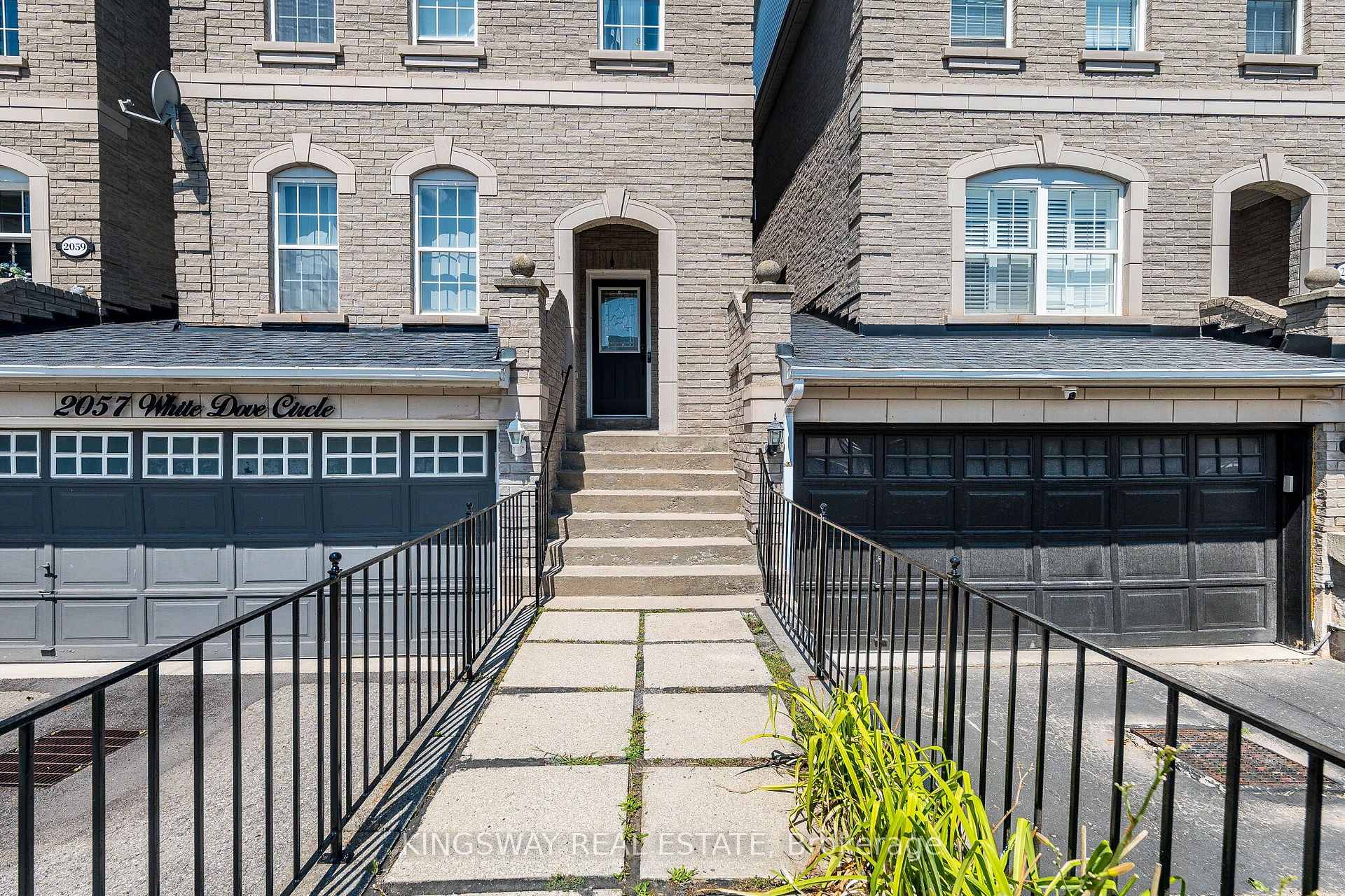 Photo 4 of 2057 White Dove Circle, Oakville, West Oak Trails — HOMEH