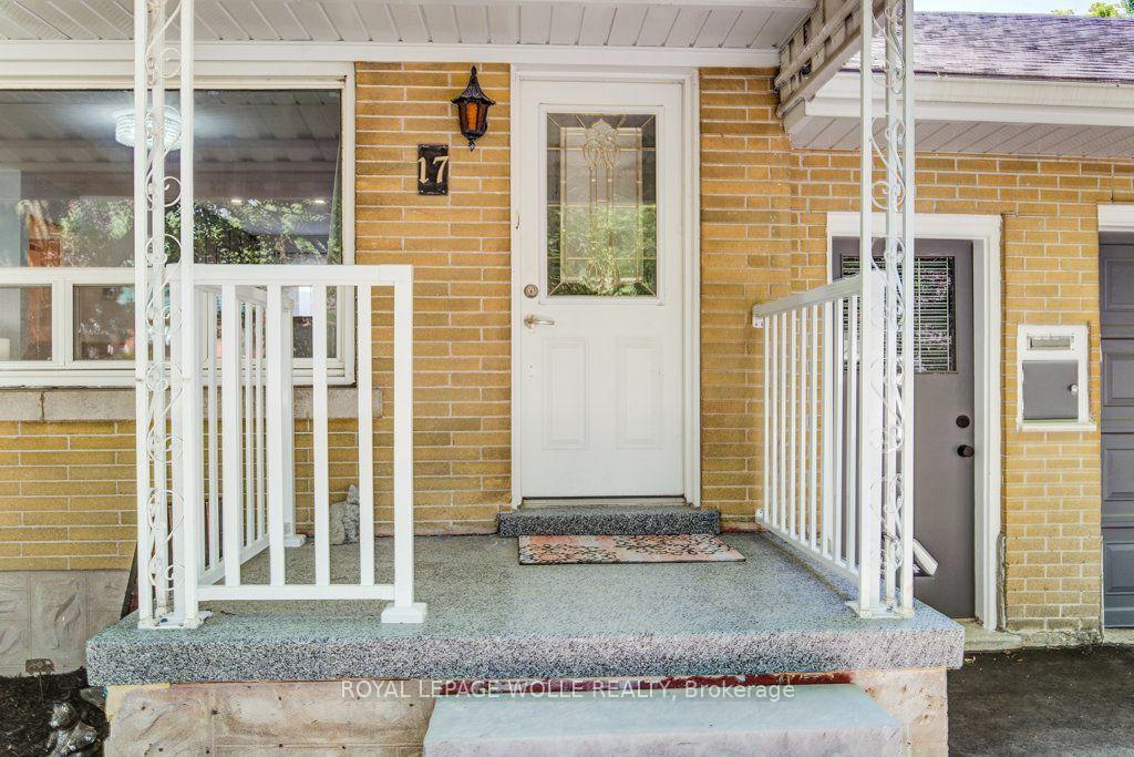 Photo 5 of 17 Crestwood Avenue, Kitchener, Uptown Waterloo/North Ward — HOMEH