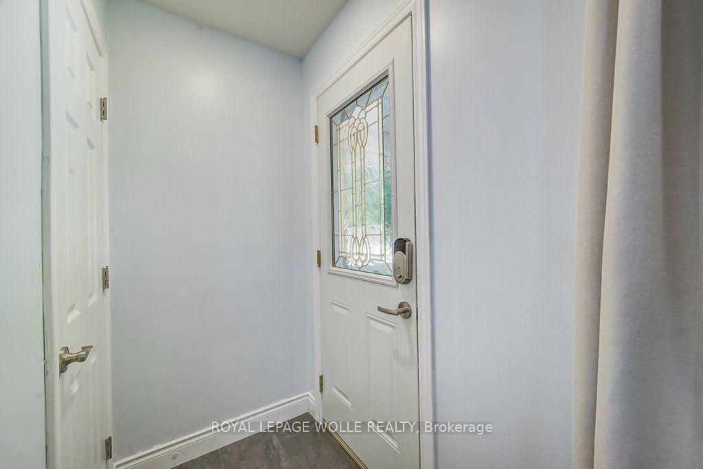 Photo 6 of 17 Crestwood Avenue, Kitchener, Uptown Waterloo/North Ward — HOMEH