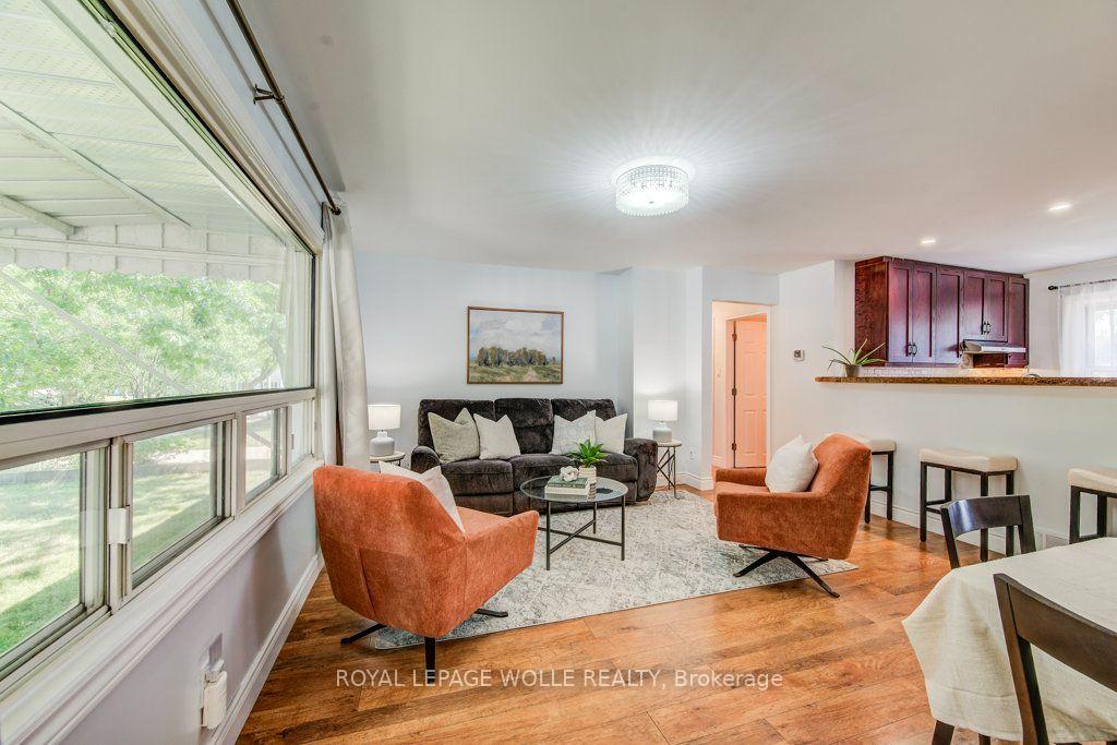 Photo 7 of 17 Crestwood Avenue, Kitchener, Uptown Waterloo/North Ward — HOMEH