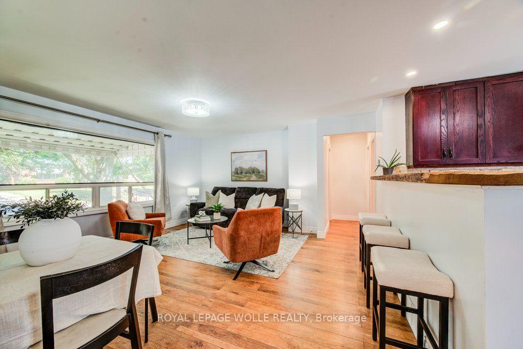 Photo 11 of 17 Crestwood Avenue, Kitchener, Uptown Waterloo/North Ward — HOMEH