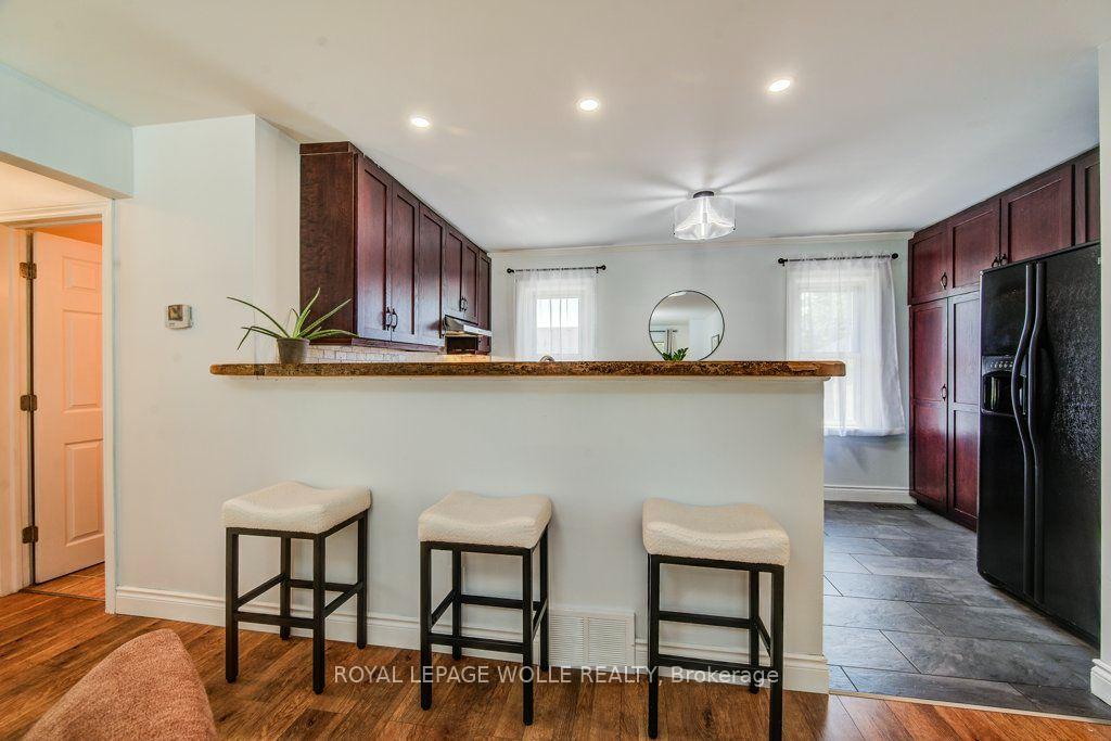 Photo 12 of 17 Crestwood Avenue, Kitchener, Uptown Waterloo/North Ward — HOMEH