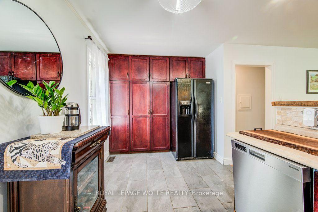 Photo 17 of 17 Crestwood Avenue, Kitchener, Uptown Waterloo/North Ward — HOMEH