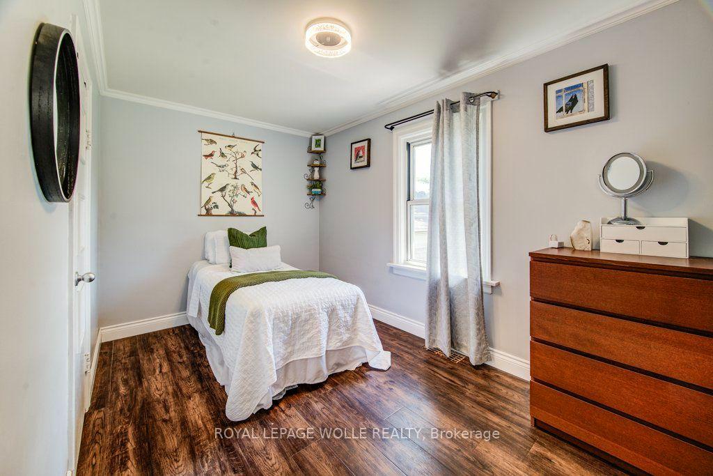 Photo 20 of 17 Crestwood Avenue, Kitchener, Uptown Waterloo/North Ward — HOMEH