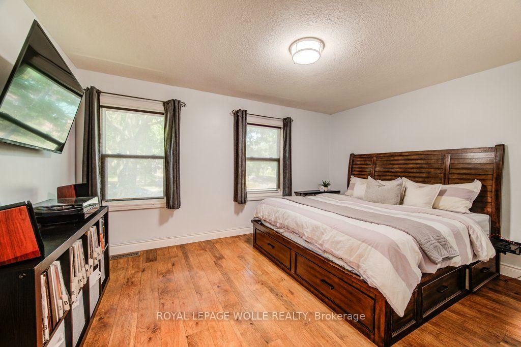 Photo 21 of 17 Crestwood Avenue, Kitchener, Uptown Waterloo/North Ward — HOMEH