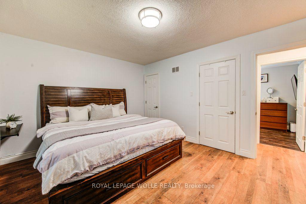 Photo 23 of 17 Crestwood Avenue, Kitchener, Uptown Waterloo/North Ward — HOMEH