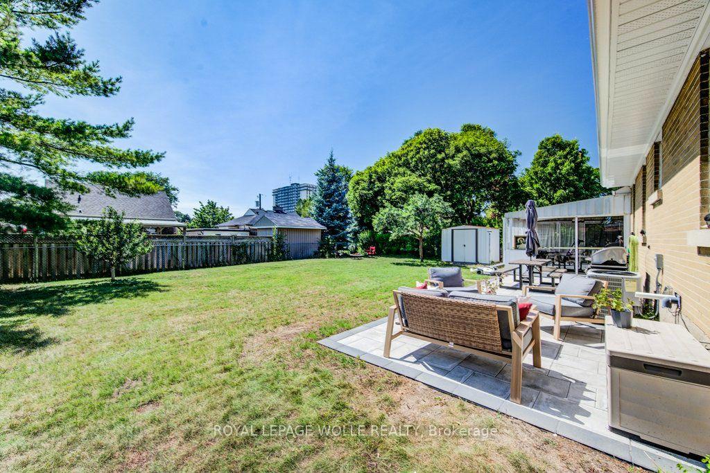 Photo 35 of 17 Crestwood Avenue, Kitchener, Uptown Waterloo/North Ward — HOMEH