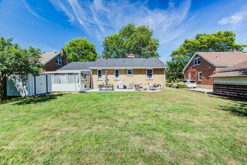 Photo 38 of 17 Crestwood Avenue, Kitchener, Uptown Waterloo/North Ward — HOMEH