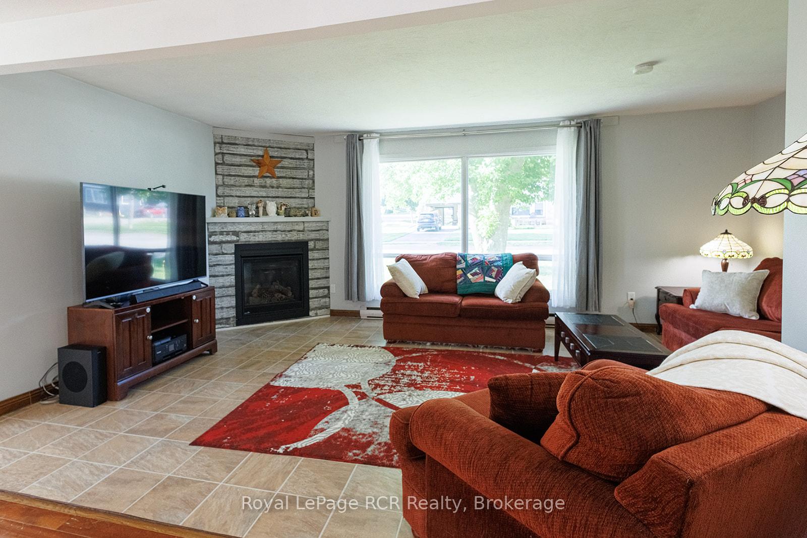 Photo 6 of 223 Division Street, South Bruce Peninsula — HOMEH
