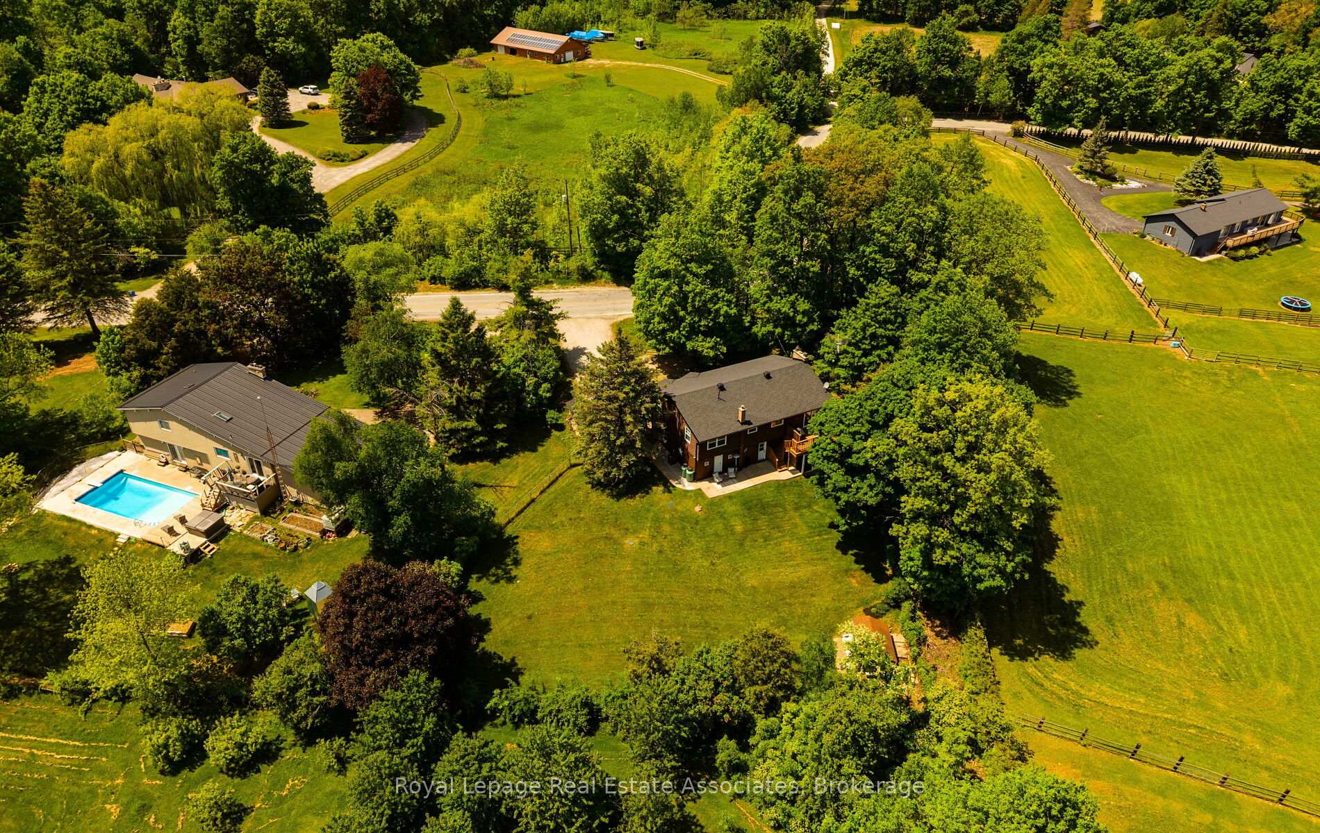 Photo 2 of 7462 15 Side Road, Halton Hills, Rural Esquesing — HOMEH