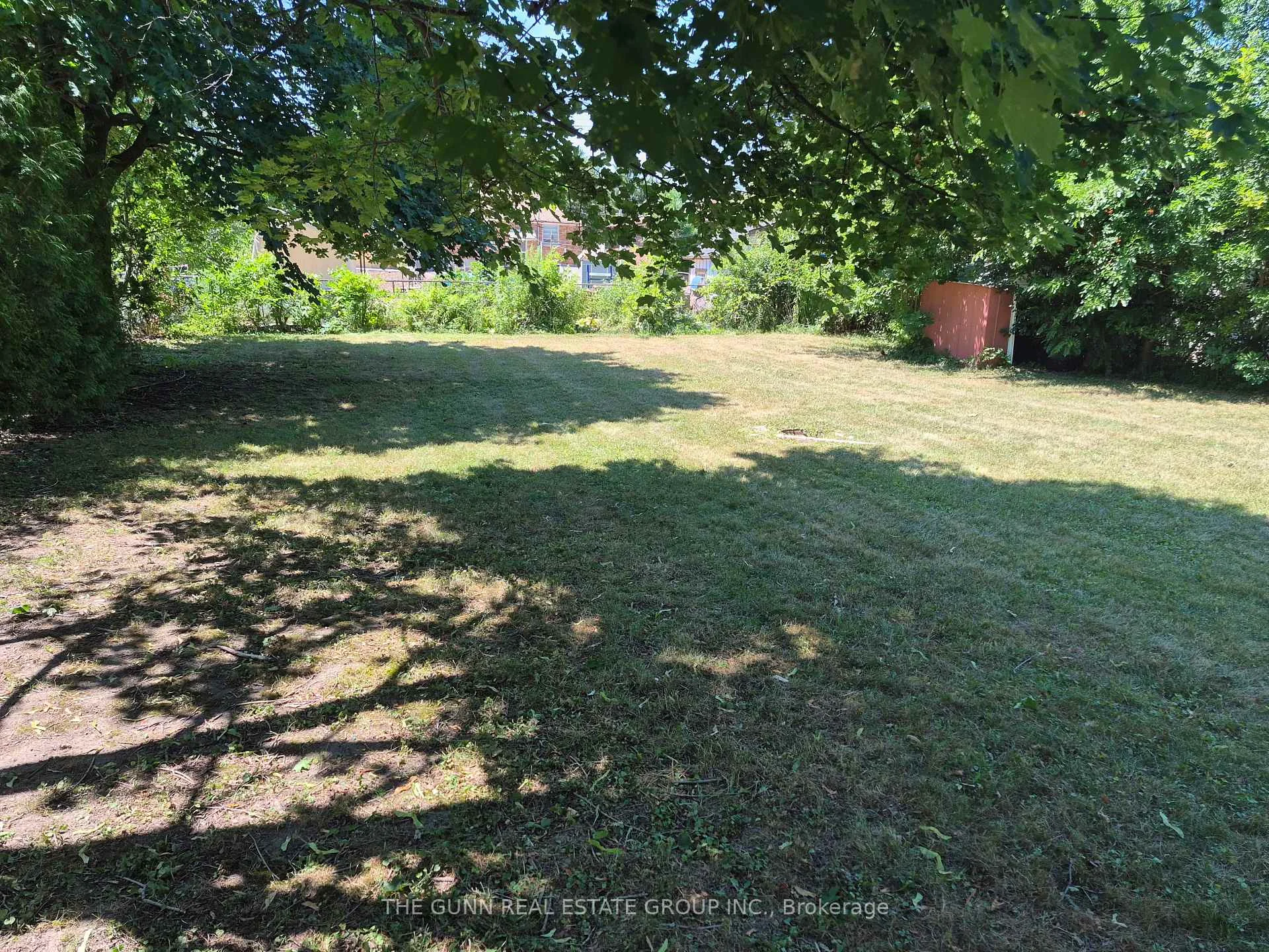Photo 6 of 931 Willow Drive, London, South Y — HOMEH