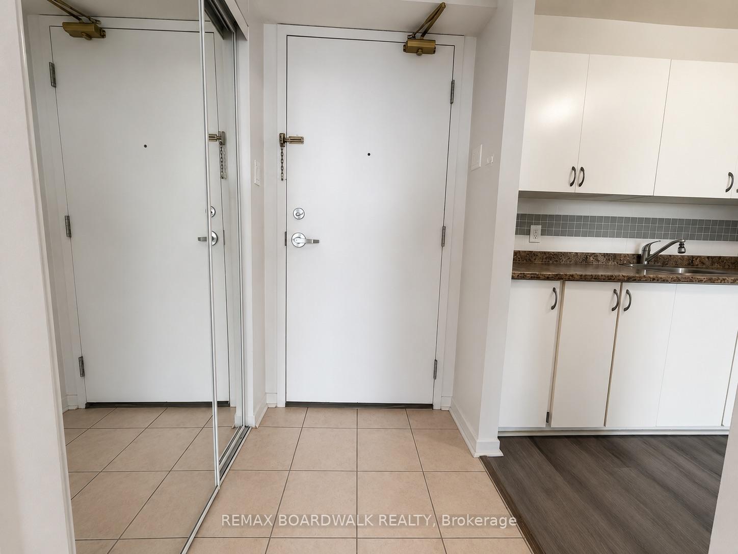 Photo 7 of Unit 1103, 1440 Heron Road, Ottawa, Heron Gate — HOMEH