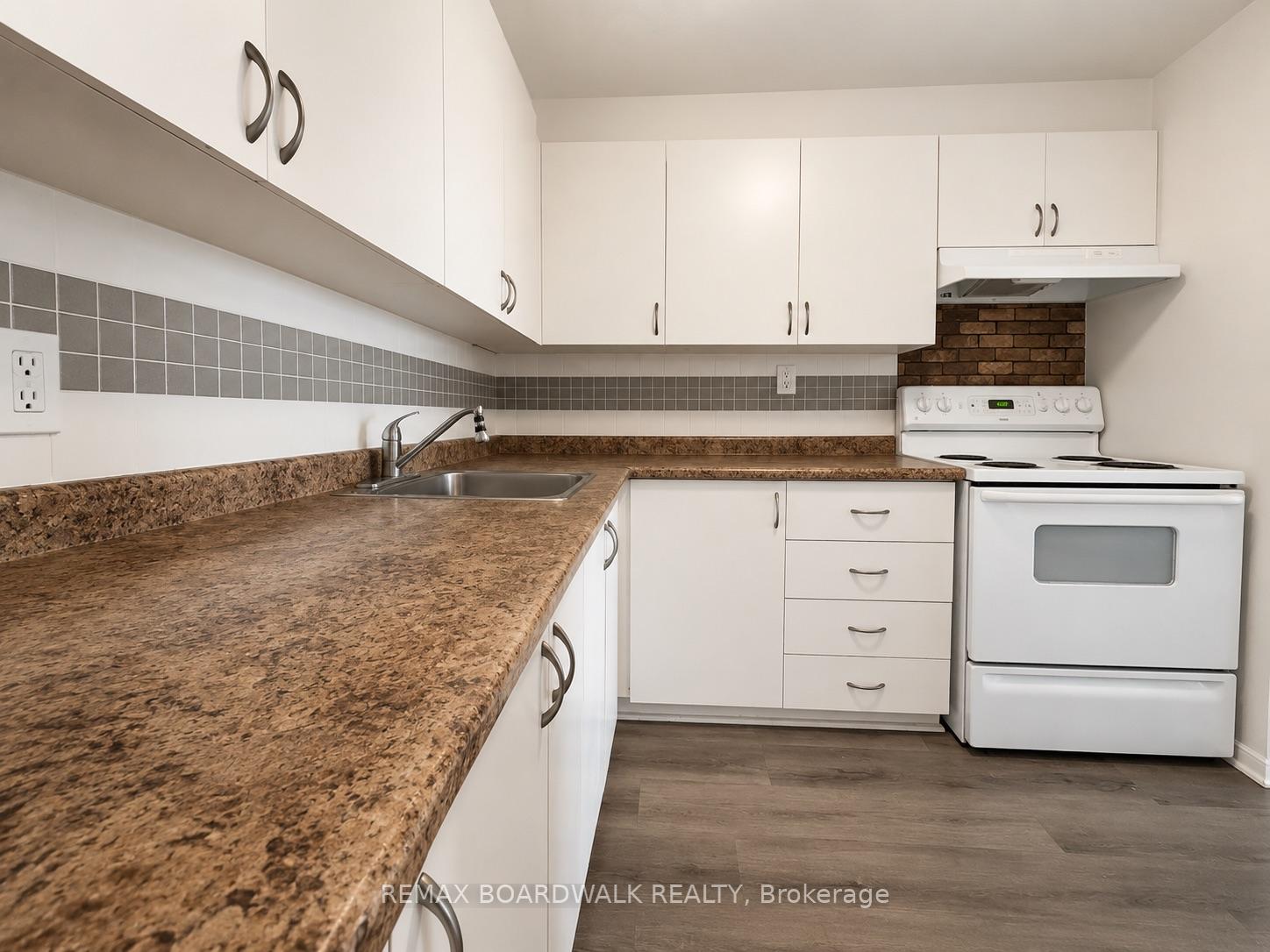 Photo 11 of Unit 1103, 1440 Heron Road, Ottawa, Heron Gate — HOMEH