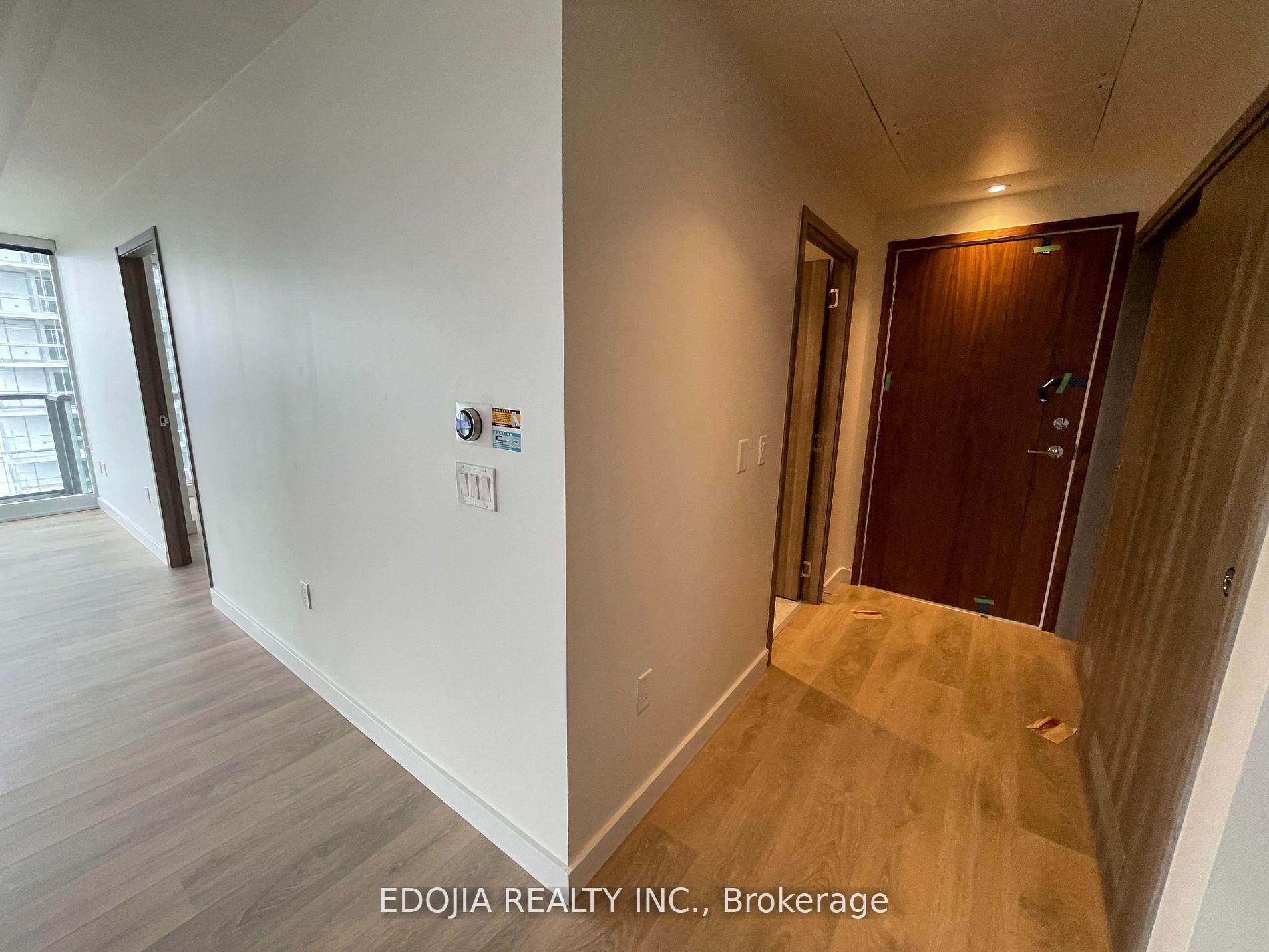 Photo 4 of Unit 1506, 85 Mcmahon Drive, North York, Bayview Village — HOMEH
