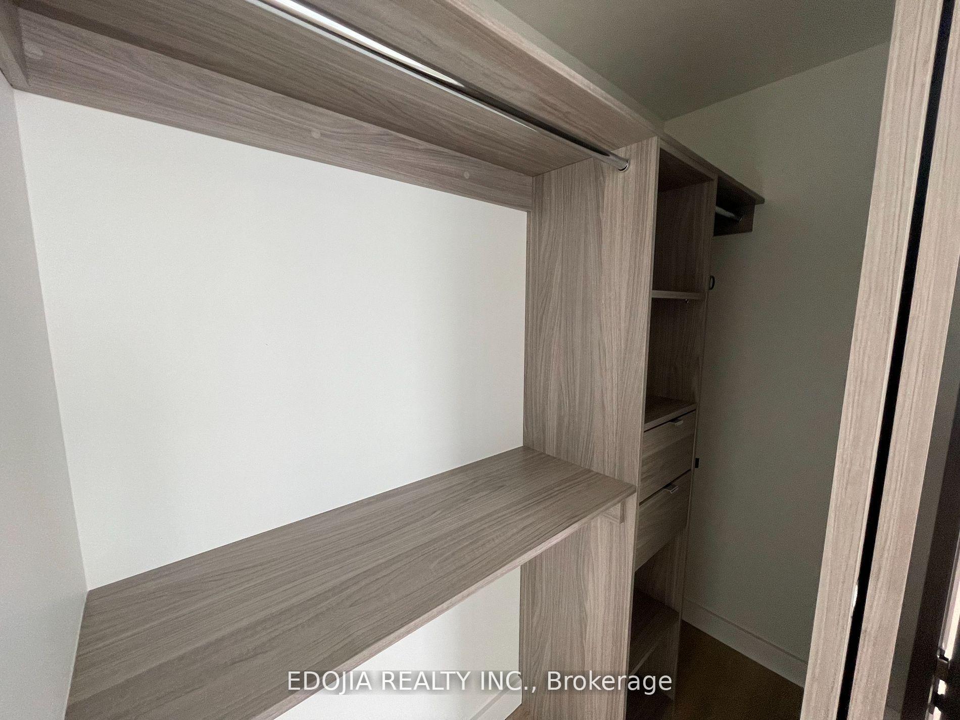 Photo 6 of Unit 1506, 85 Mcmahon Drive, North York, Bayview Village — HOMEH