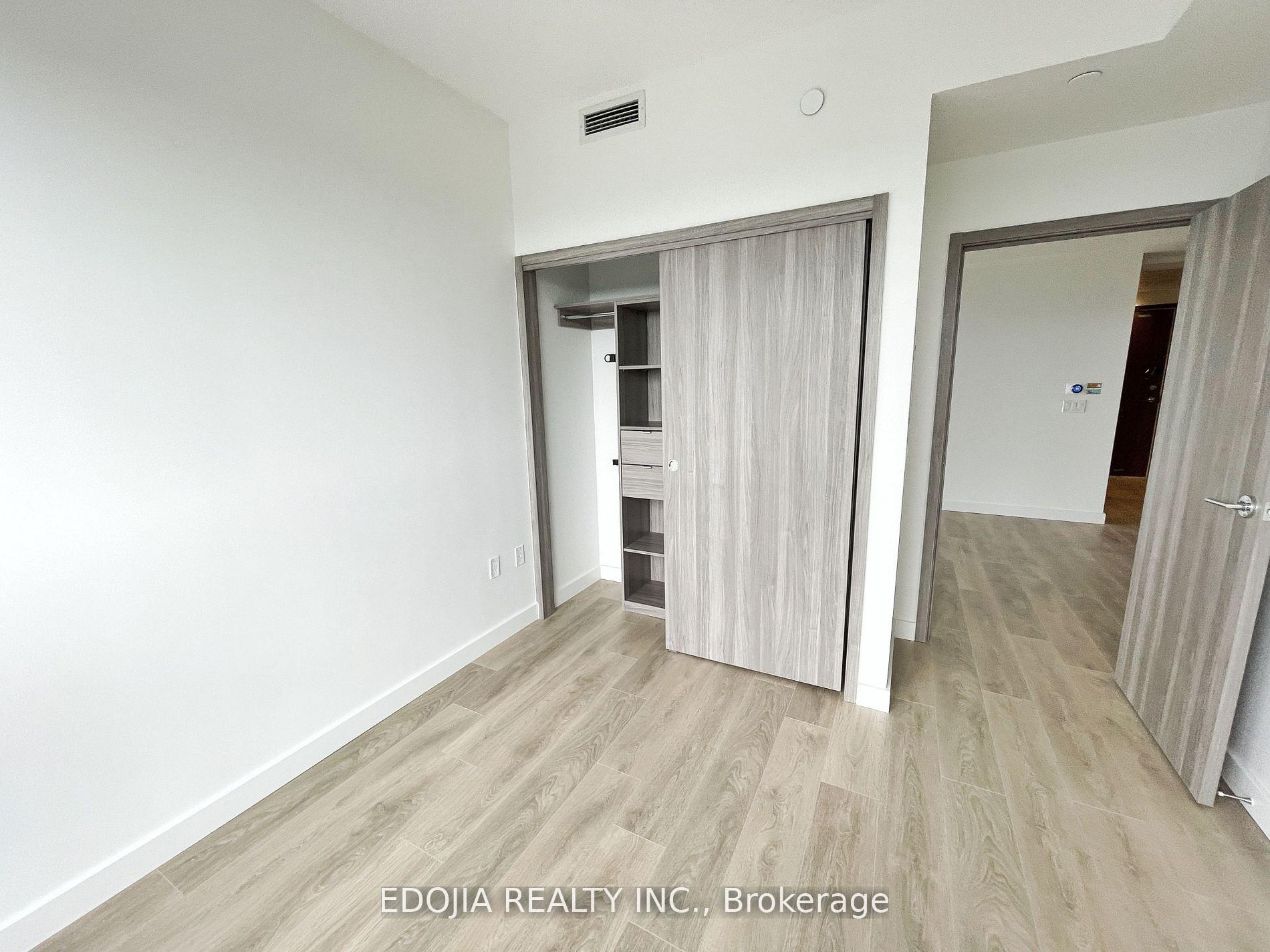Photo 10 of Unit 1506, 85 Mcmahon Drive, North York, Bayview Village — HOMEH