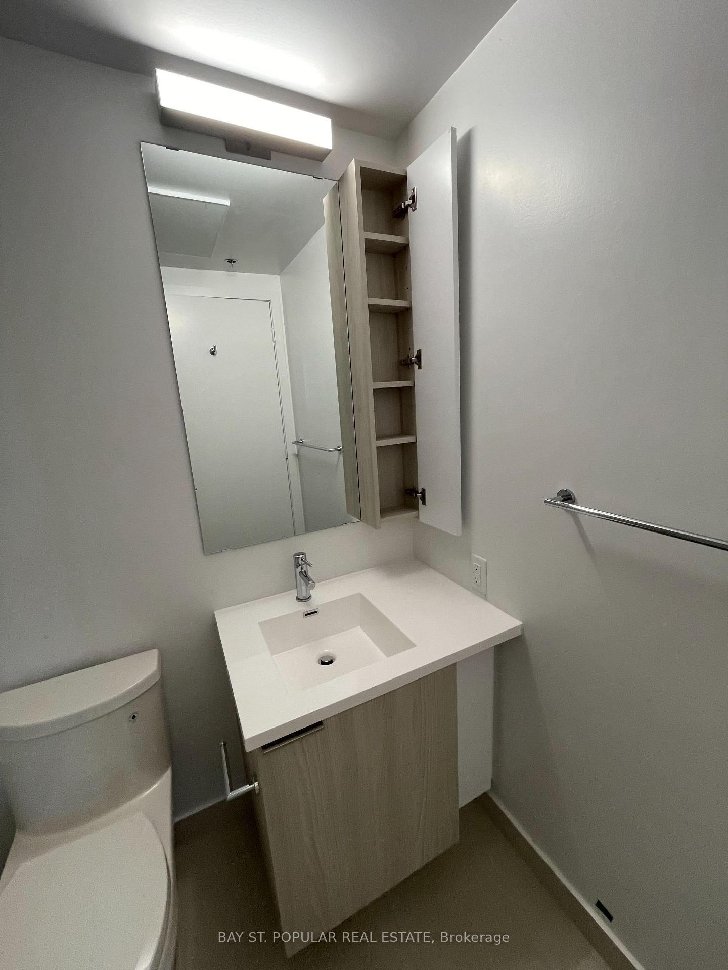 Photo 6 of Unit 2508, 203 College Street, Toronto, Kensington-Chinatown — HOMEH