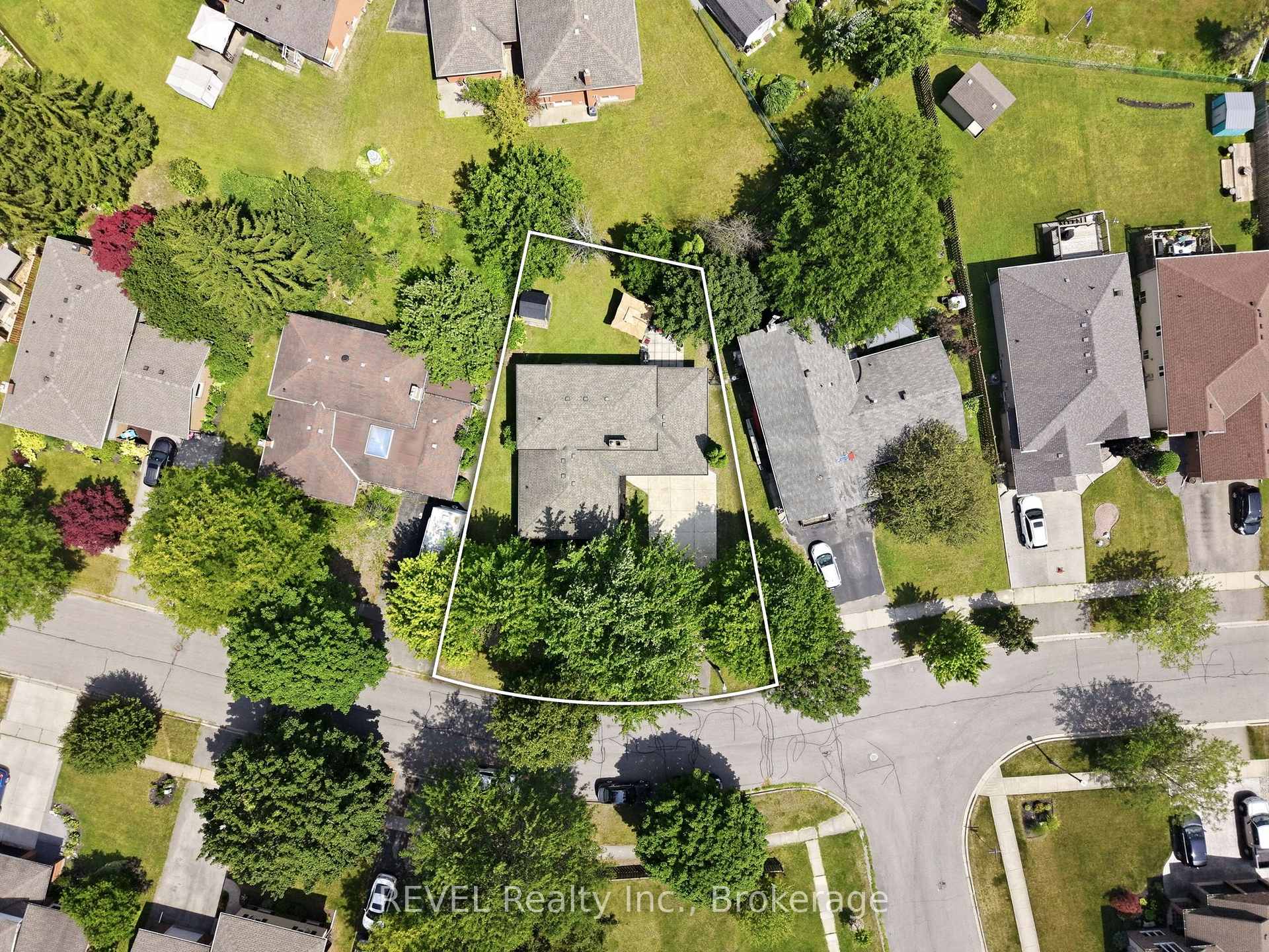 Photo 26 of 96 Wellbrook Boulevard, Welland, Prince Charles — HOMEH