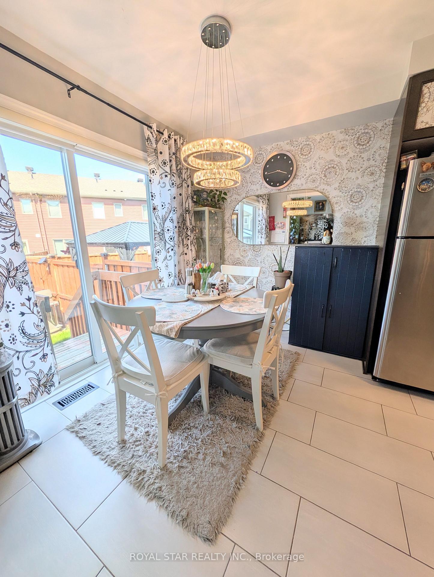 Photo 6 of 544 Roundleaf Way, Ottawa, Kanata - Emerald Meadows/Trailwest — HOMEH