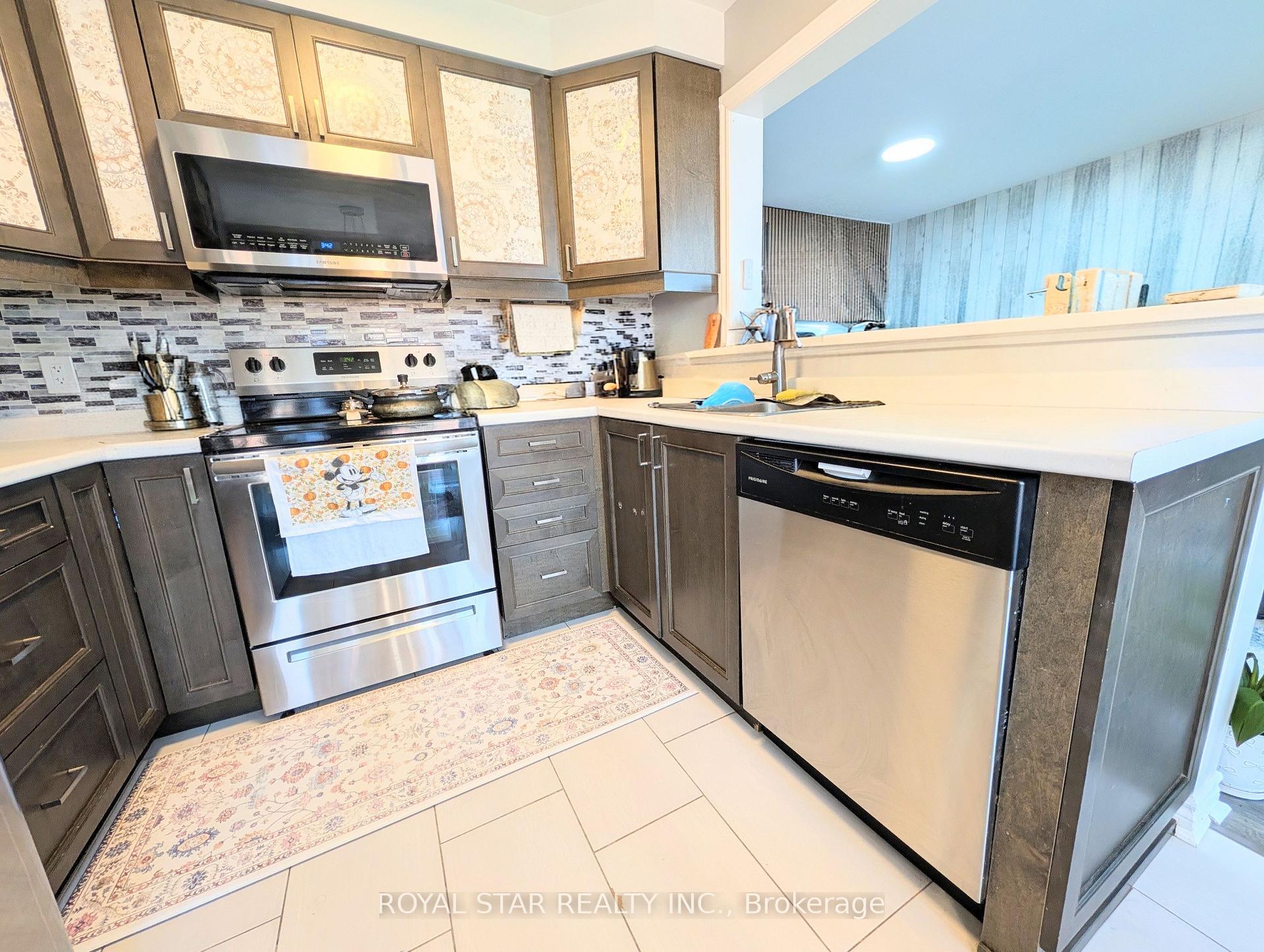 Photo 8 of 544 Roundleaf Way, Ottawa, Kanata - Emerald Meadows/Trailwest — HOMEH