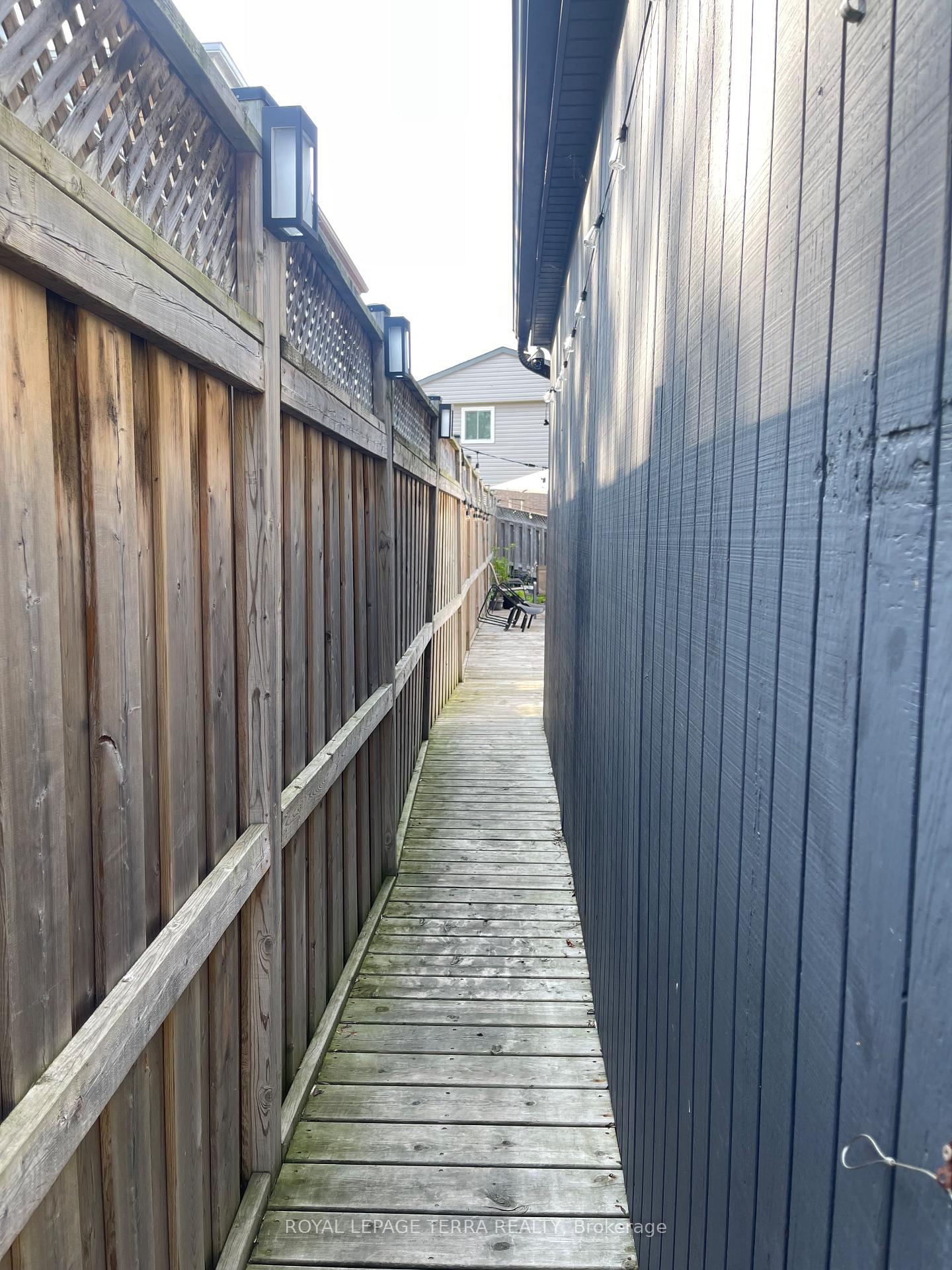 Photo 2 of 32 Slater Crescent, Ajax, South West — HOMEH