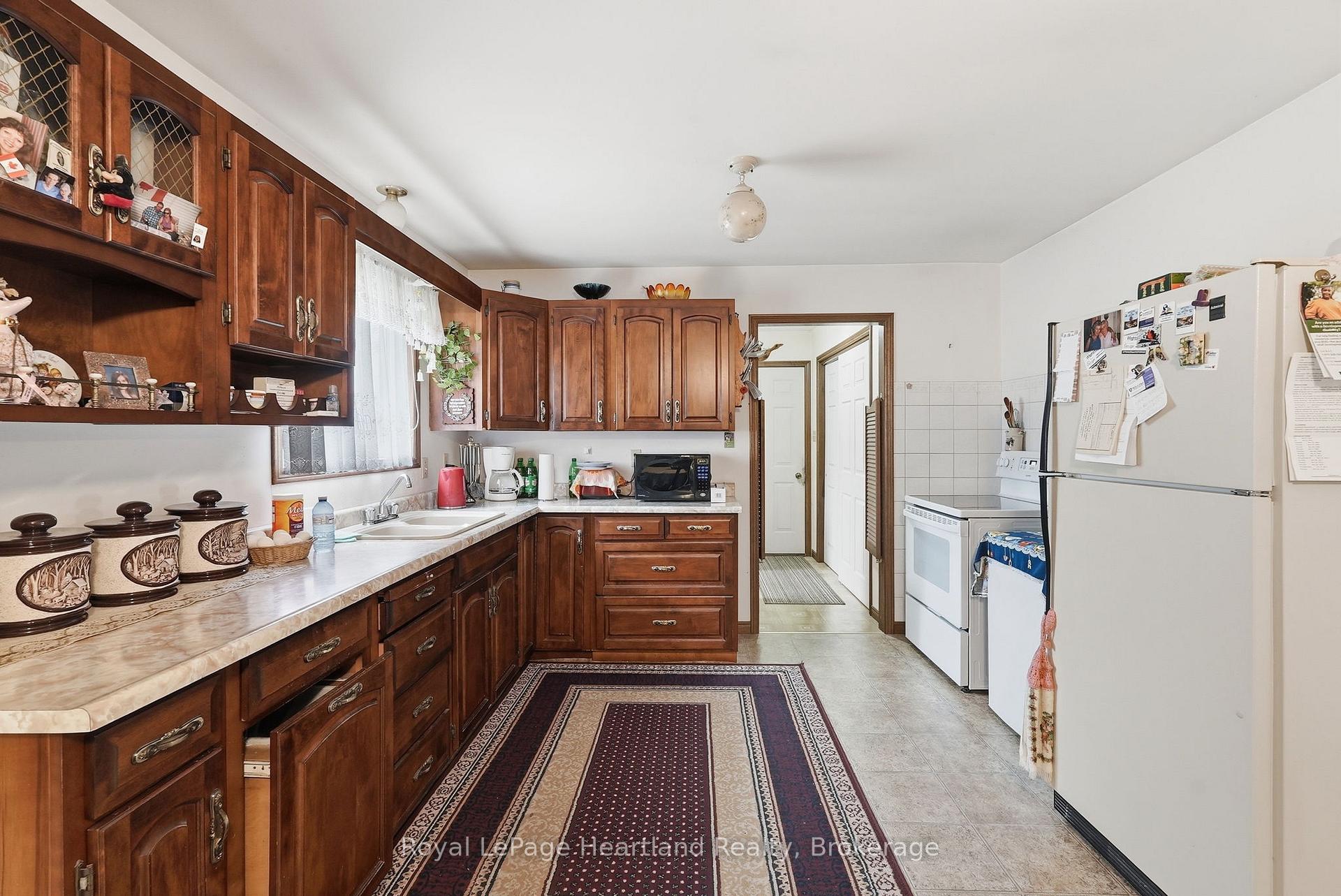 Photo 10 of 947 Caroline Street, West Grey — HOMEH