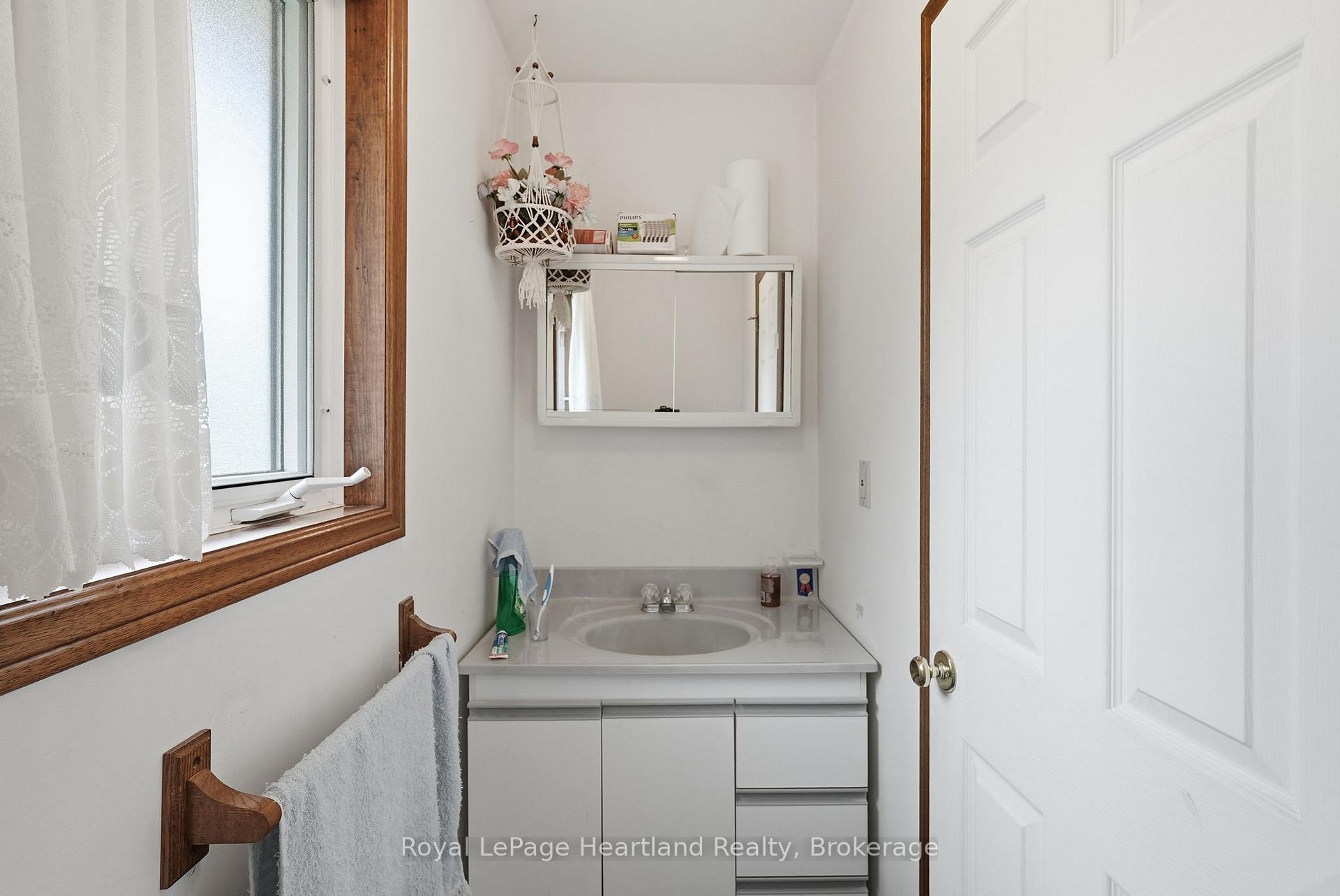 Photo 15 of 947 Caroline Street, West Grey — HOMEH