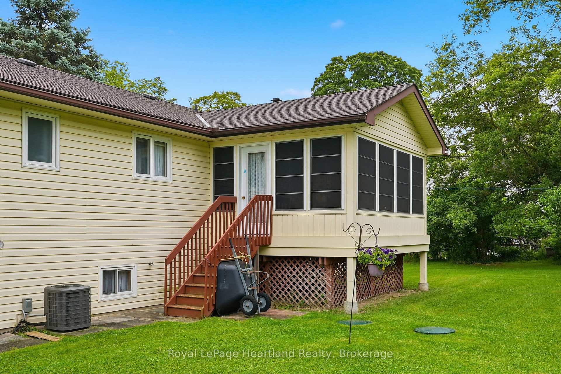 Photo 27 of 947 Caroline Street, West Grey — HOMEH