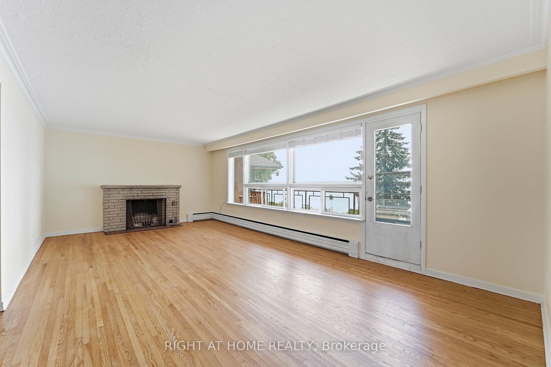 Photo 7 of 3 Carlis Place, Mississauga, Port Credit — HOMEH