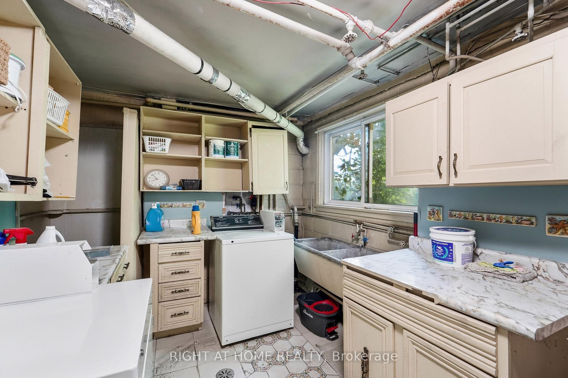 Photo 19 of 3 Carlis Place, Mississauga, Port Credit — HOMEH