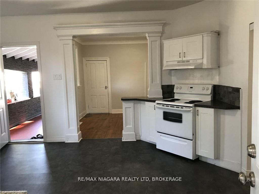 Photo 5 of Unit main floor, 3 Greenlaw Place, St. Catharines, Downtown — HOMEH