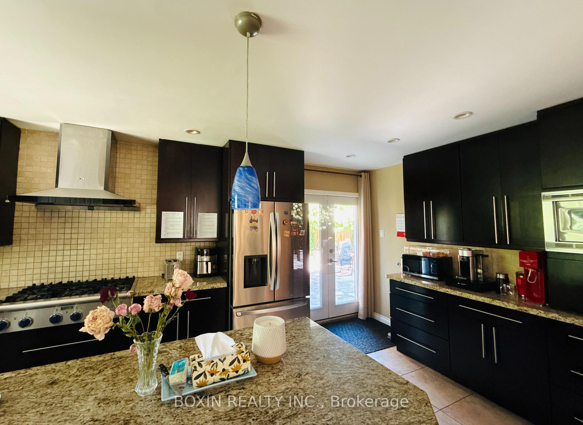 Photo 11 of 266 Markland Drive, Etobicoke, Markland Wood — HOMEH