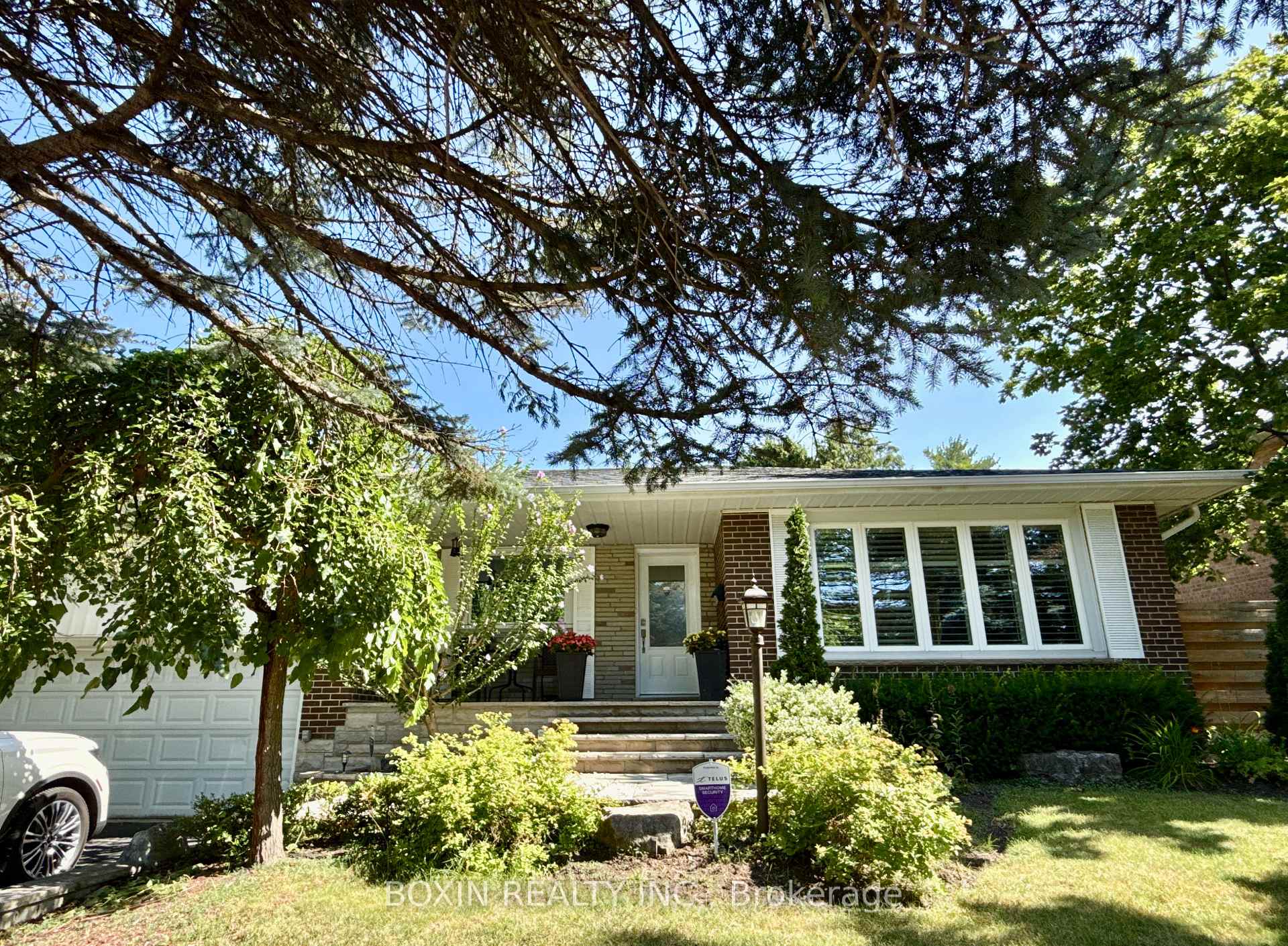 Photo 13 of 266 Markland Drive, Etobicoke, Markland Wood — HOMEH