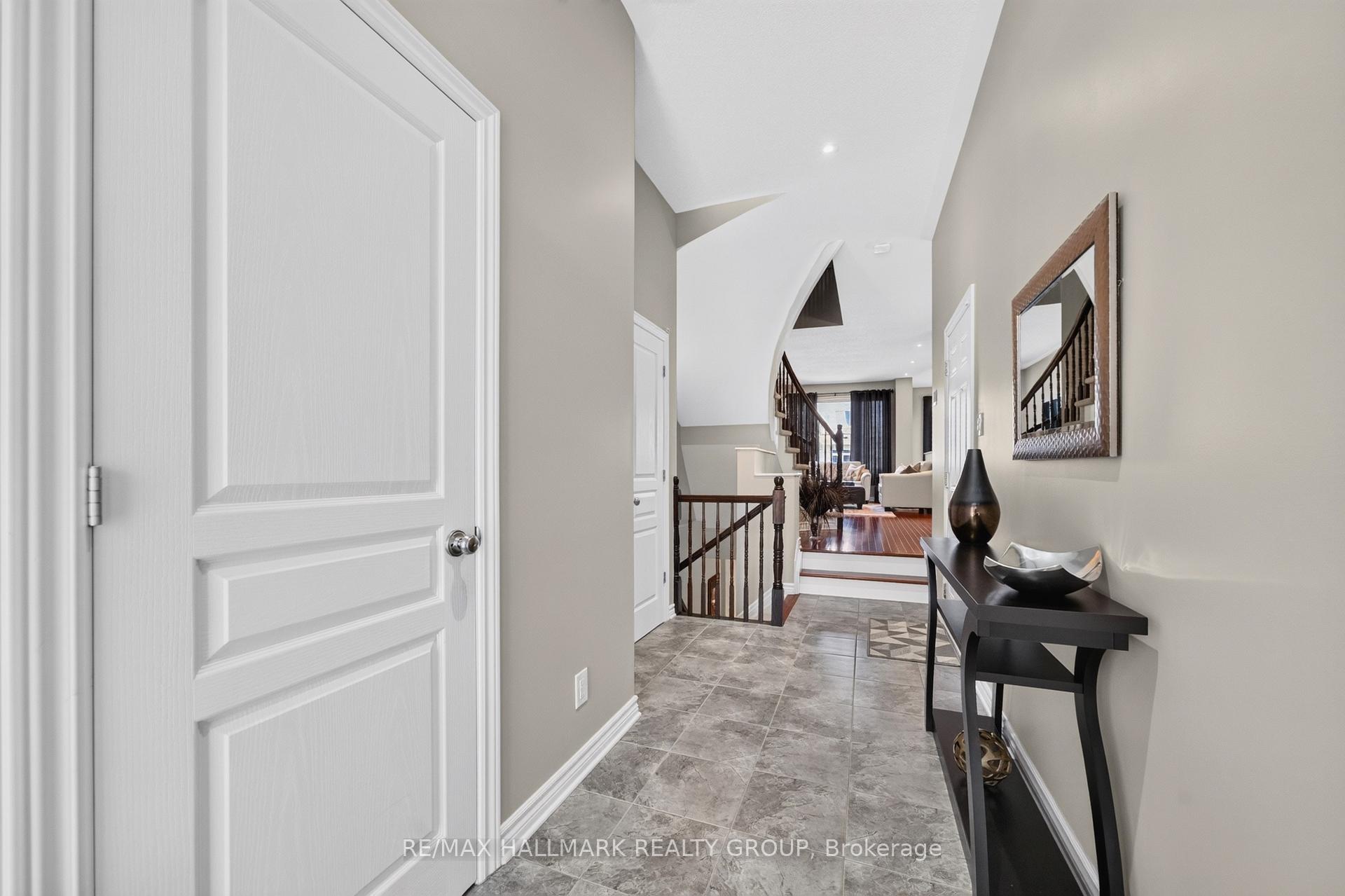 Photo 2 of 399 Livery Street, Ottawa, Kanata - Emerald Meadows/Trailwest — HOMEH