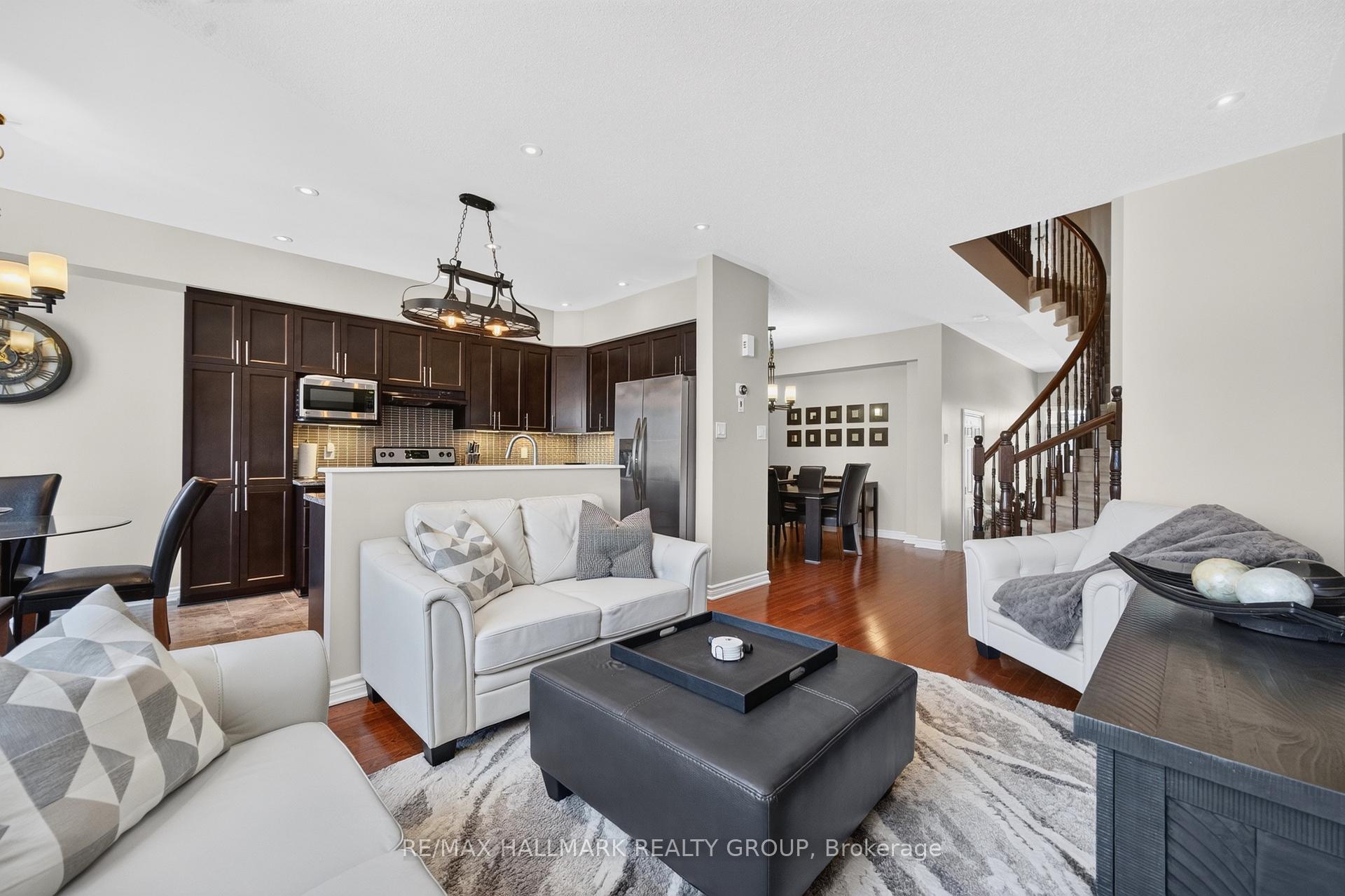 Photo 6 of 399 Livery Street, Ottawa, Kanata - Emerald Meadows/Trailwest — HOMEH