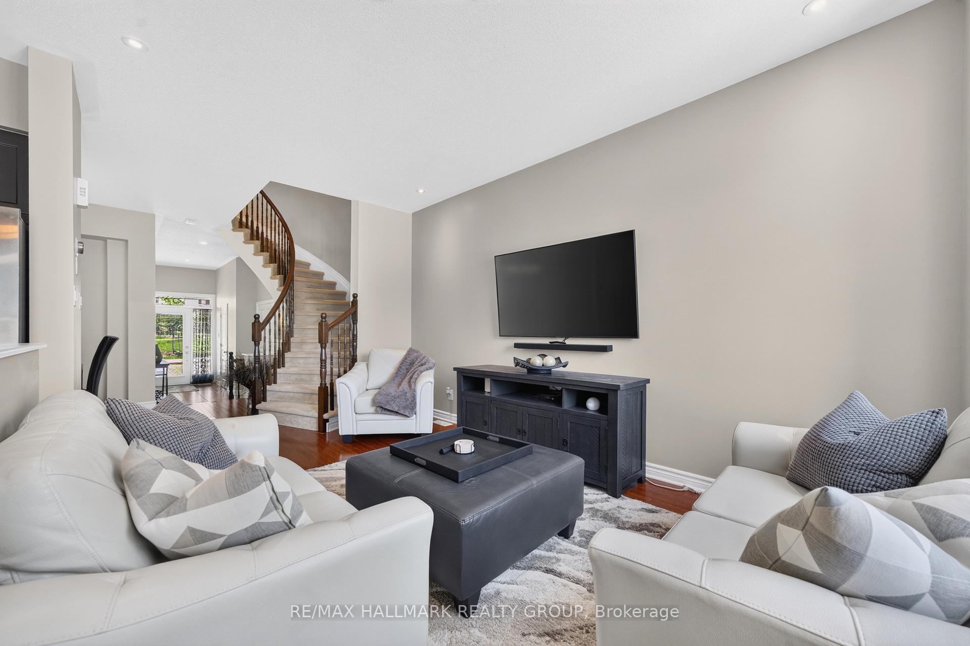 Photo 9 of 399 Livery Street, Ottawa, Kanata - Emerald Meadows/Trailwest — HOMEH