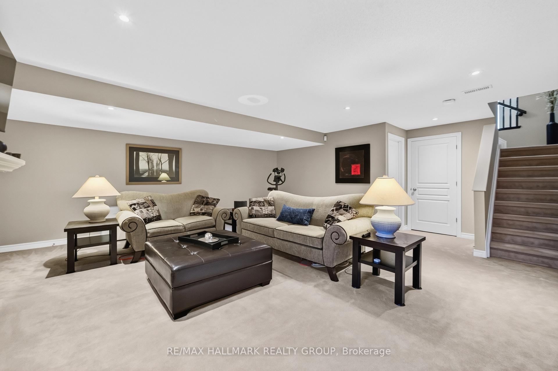 Photo 16 of 399 Livery Street, Ottawa, Kanata - Emerald Meadows/Trailwest — HOMEH
