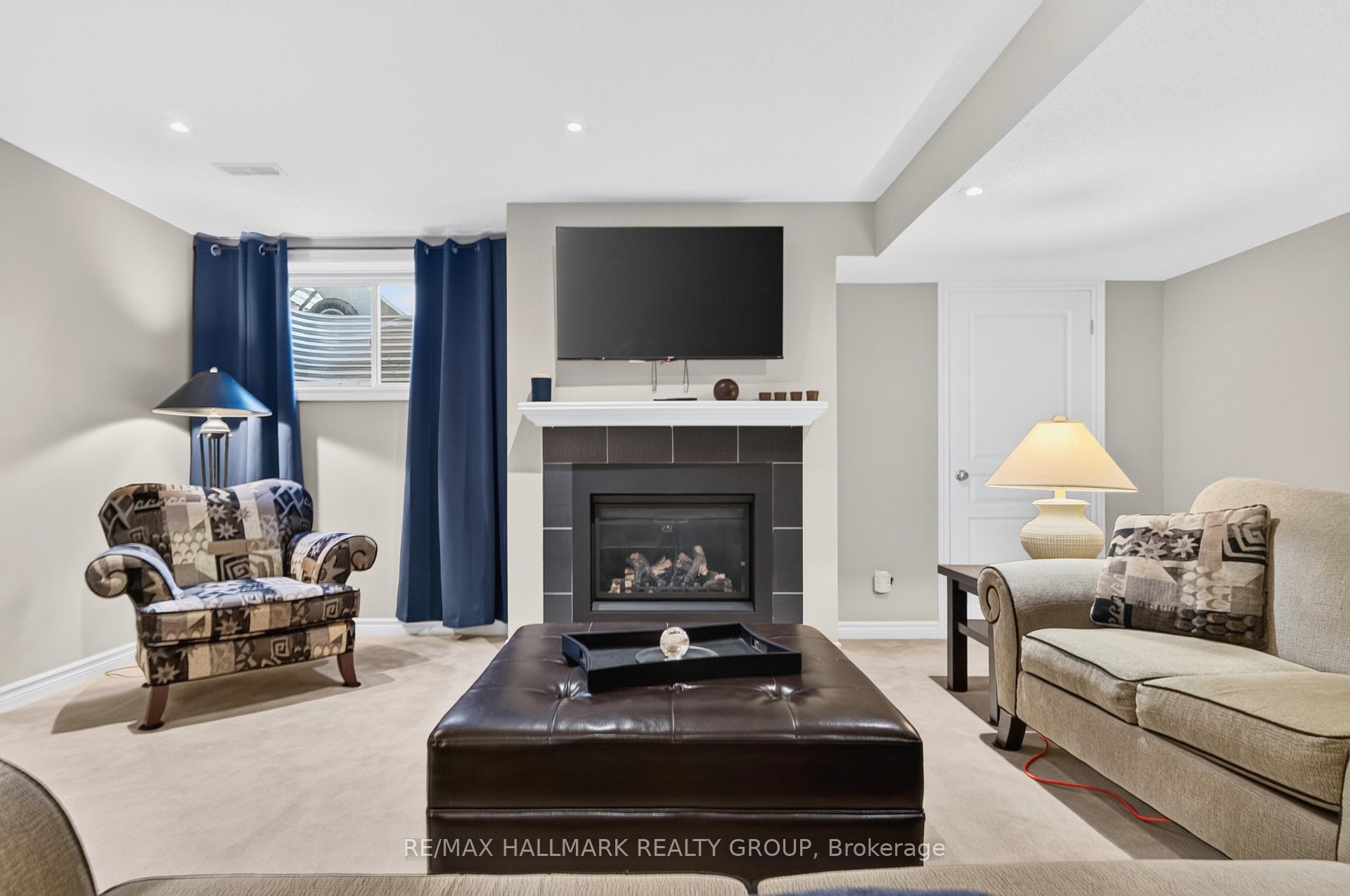 Photo 17 of 399 Livery Street, Ottawa, Kanata - Emerald Meadows/Trailwest — HOMEH
