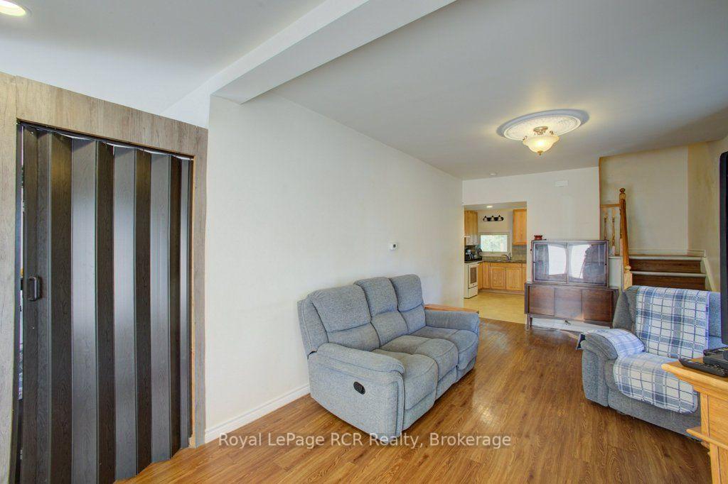 Photo 4 of 330 York Street, Minto — HOMEH