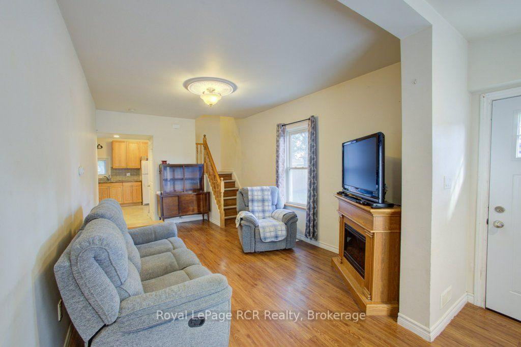 Photo 5 of 330 York Street, Minto — HOMEH