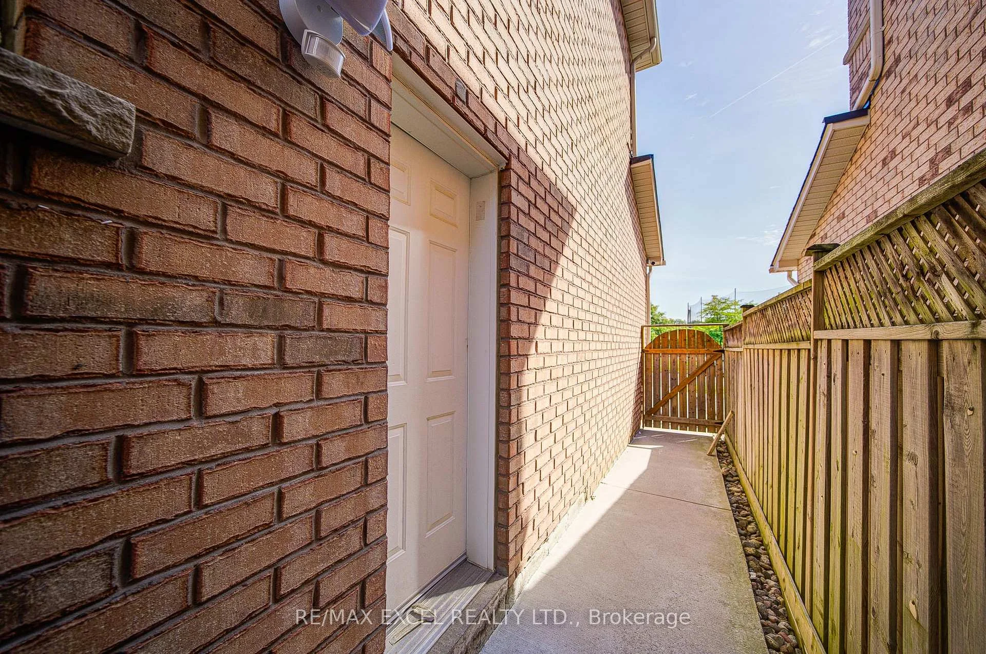 Photo 4 of Unit BSMT, 392 Elson Street, Markham, Cedarwood — HOMEH